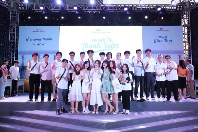 Lễ Trưởng thành xúc động chẳng ai muốn nói lời tạm biệt của K7 FSchool Hòa Lạc | FPT Schools
