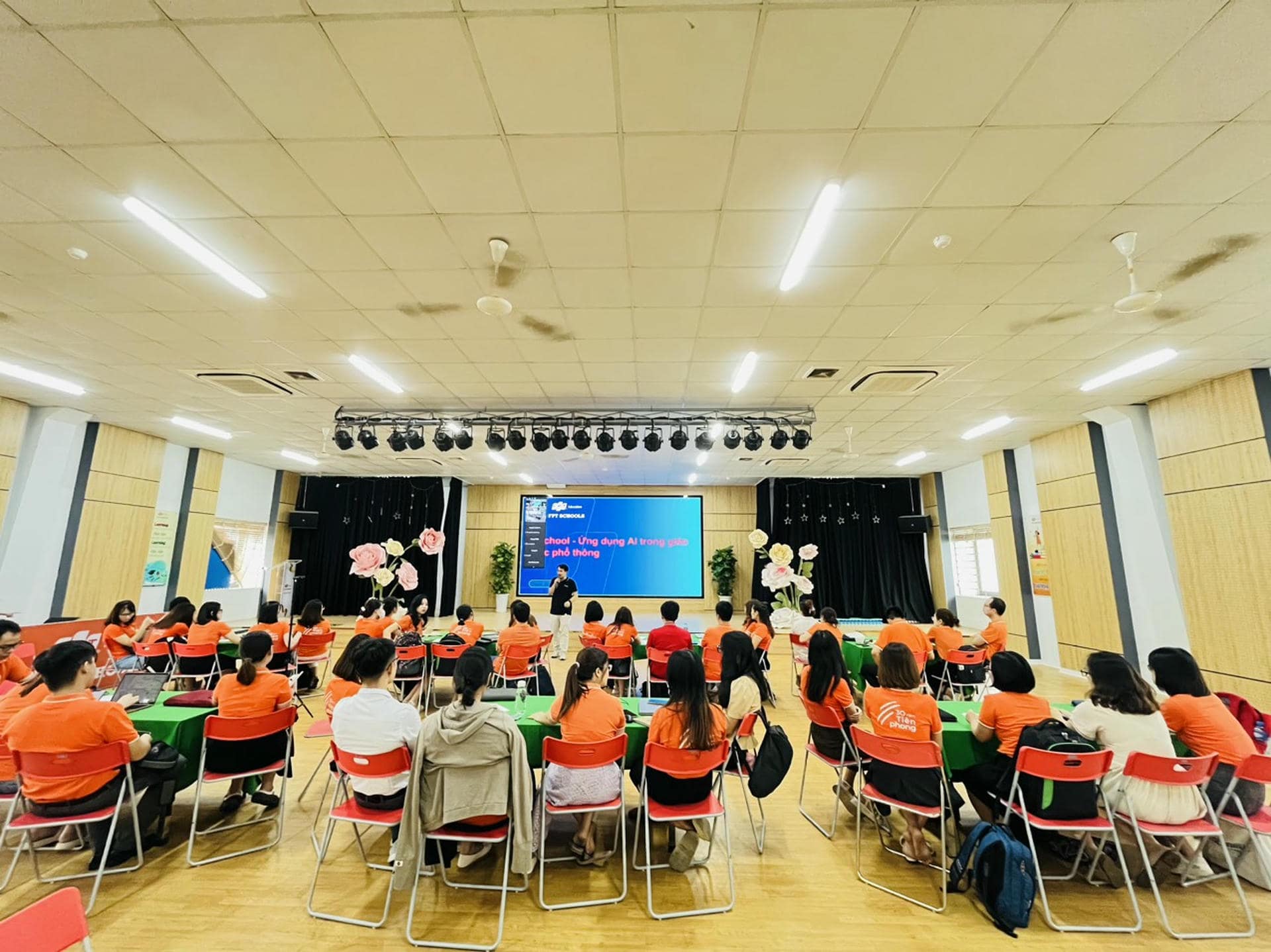 Thầy cô FSchools toàn quốc dự hội thảo công nghệ AI để ứng dụng vào giảng dạy | FPT Schools