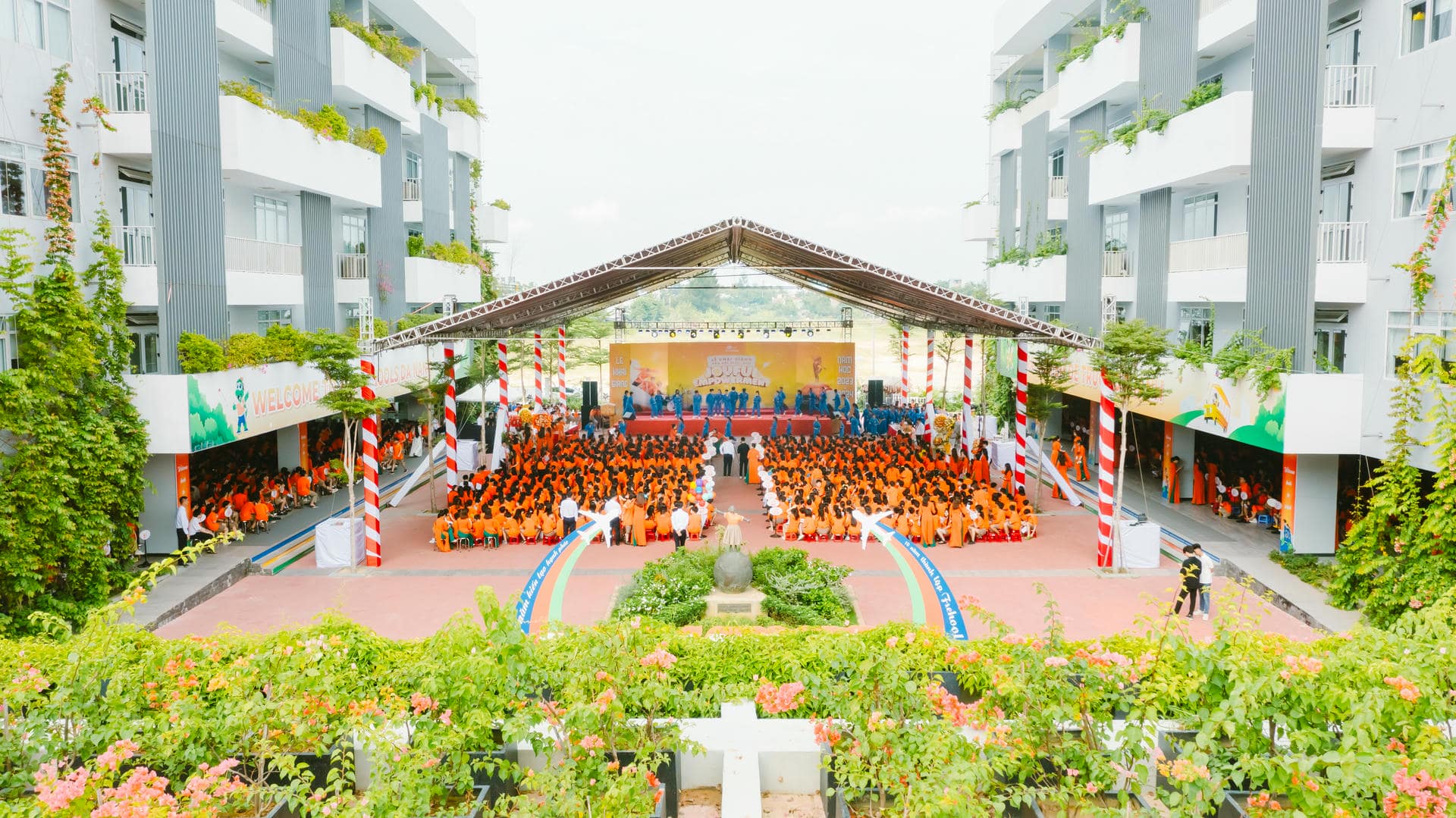 Học sinh FPT đón năm học mới đầy hứng khởi với chủ đề “Joyful Empowerment” | FPT Schools