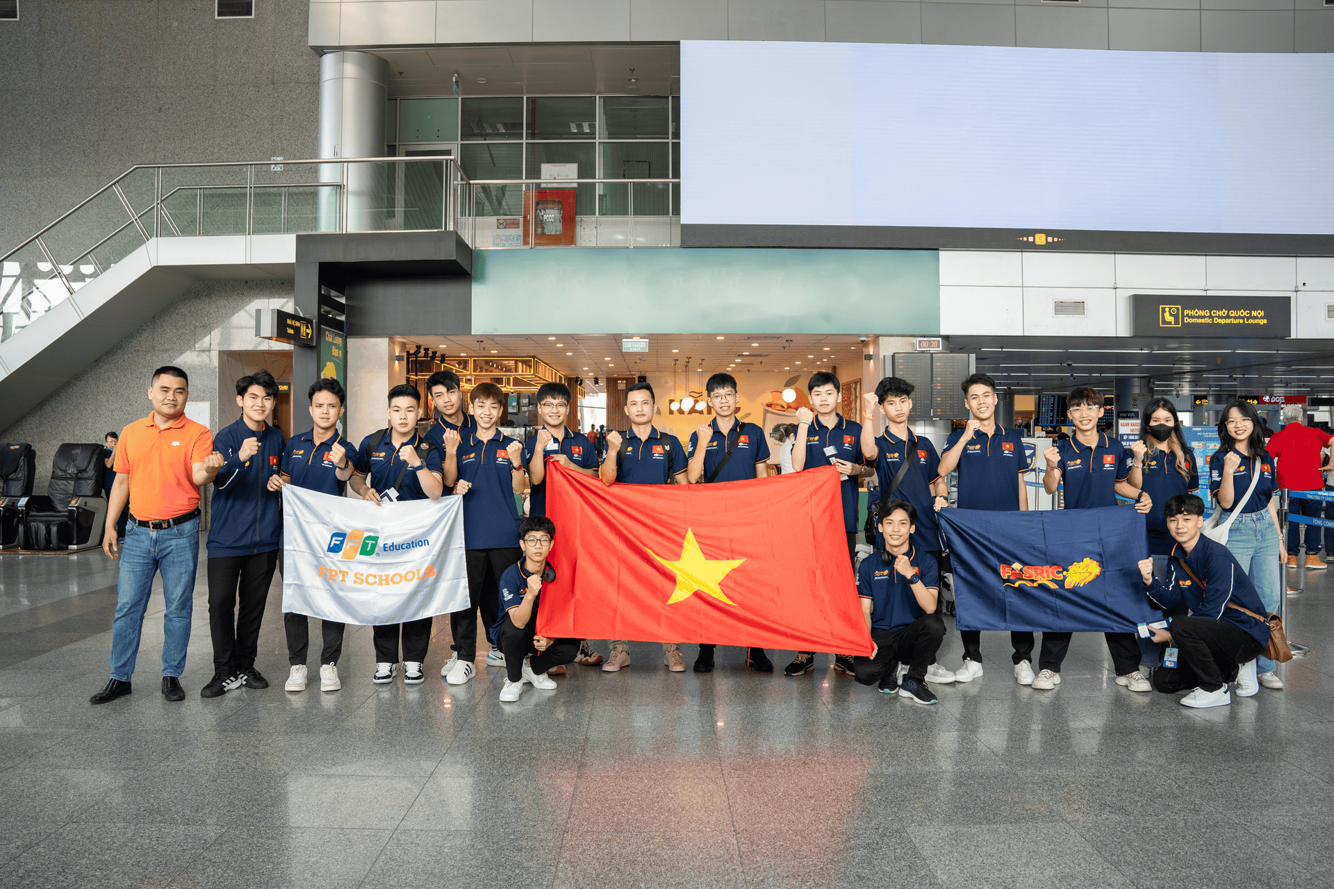 Học sinh THPT FPT Đà Nẵng lên đường sang Mỹ tham dự FIRST Championship 2024 | FPT Schools