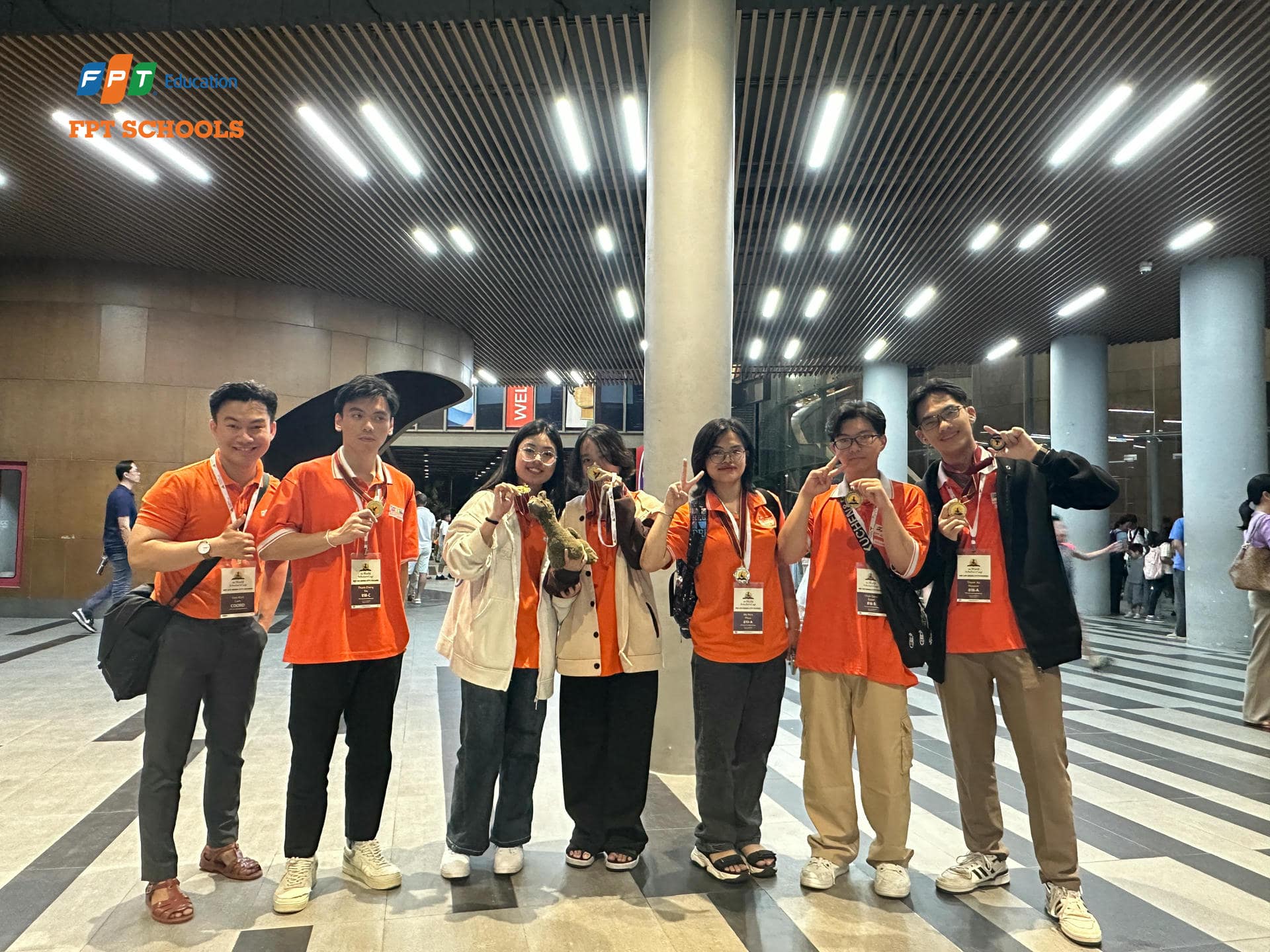 Chúc mừng FSchoolers giành huy chương tại cuộc thi World Scholar's Cup 2024 | FPT Schools