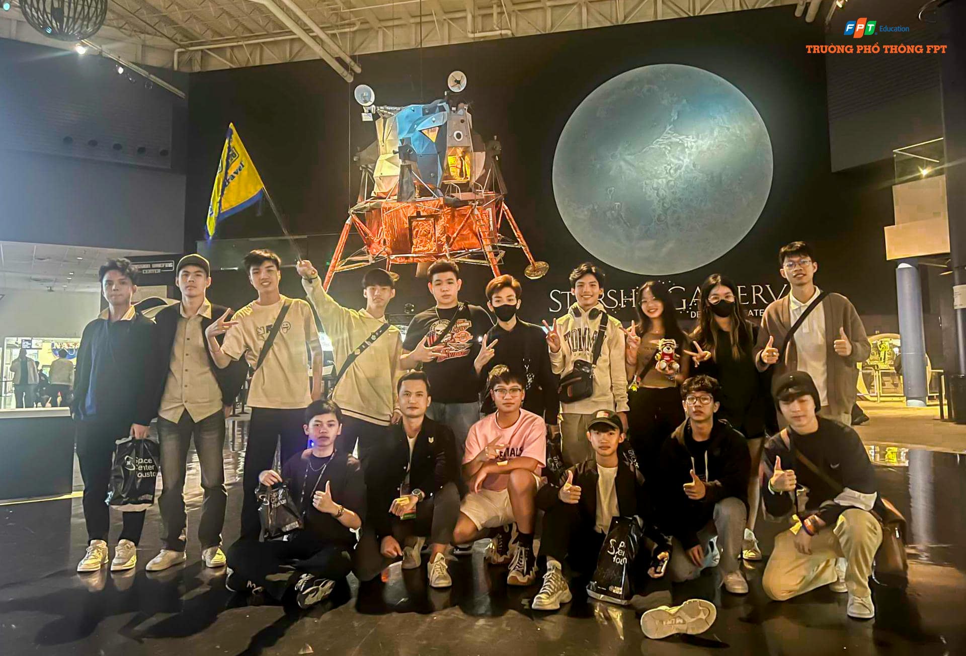  Thầy trò nhà F trải nghiệm tại Trung tâm Vũ trụ Johnson NASA - Mỹ | FPT Schools