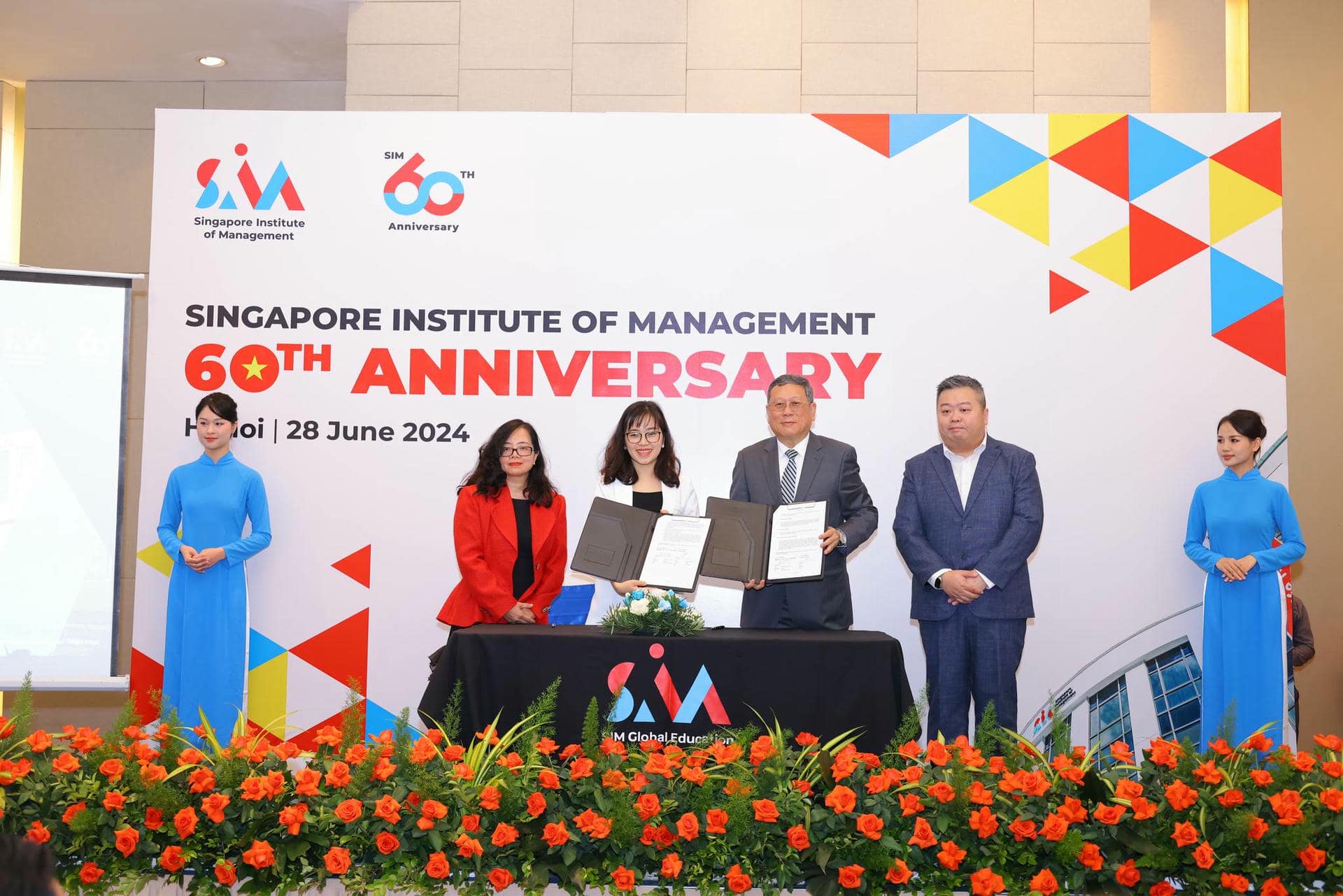 FPT Schools ký kết biên bản ghi nhớ hợp tác với Học viện Quản lý Singapore | FPT Schools