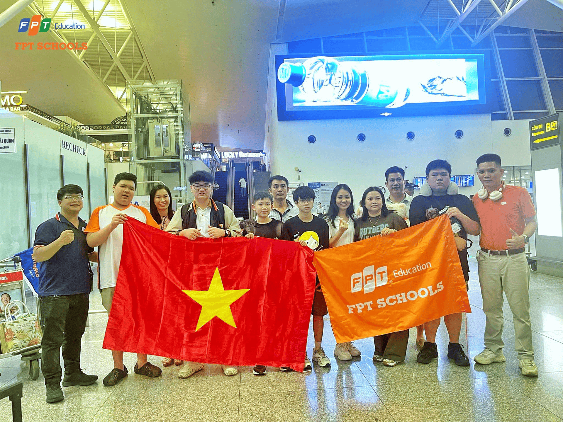 Thầy trò nhà F sẵn sàng chinh phục vòng Grand Final kỳ thi Olympic STEM Quốc tế 2024 tại Hà Lan | FPT Schools