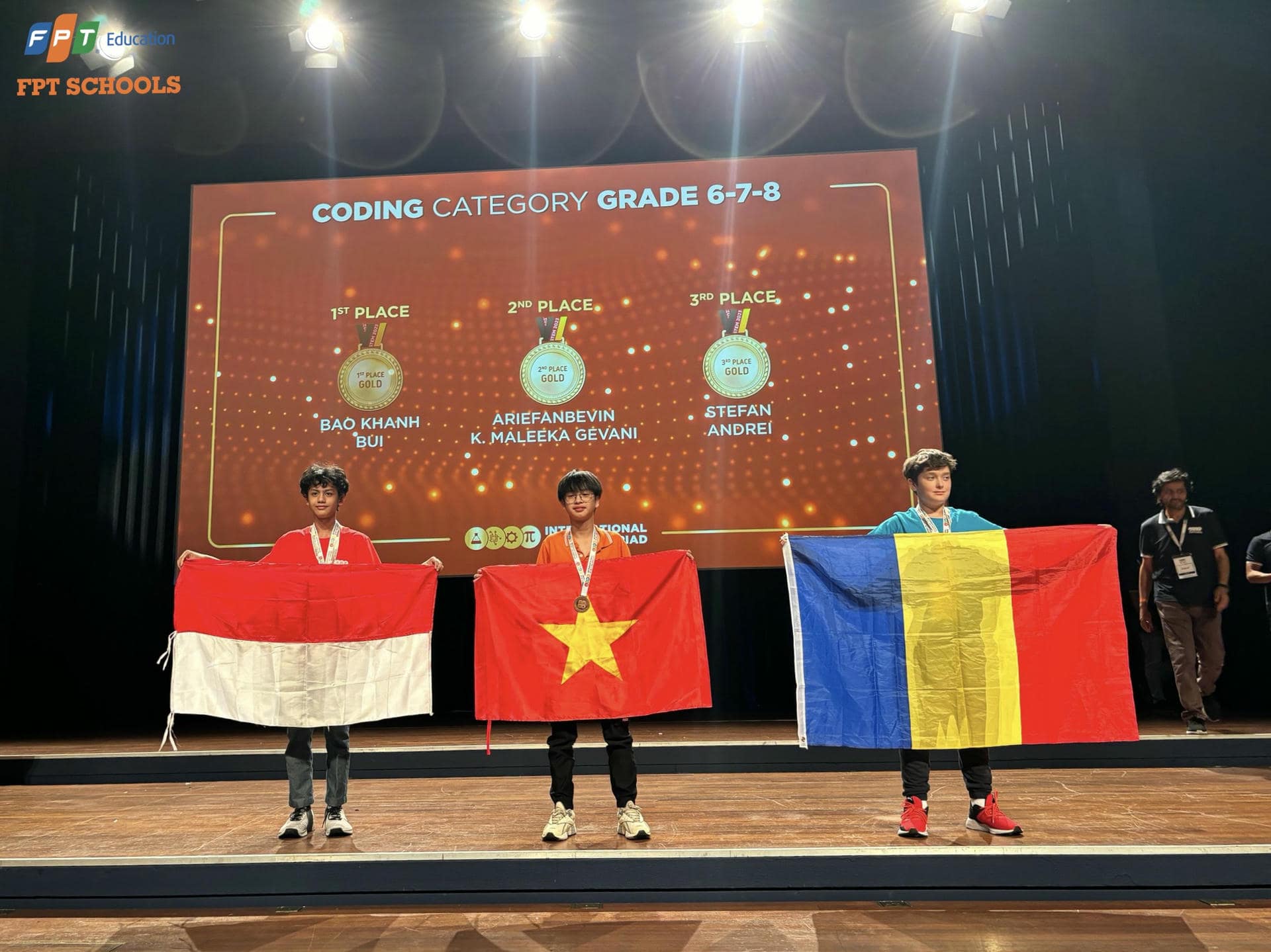 Học sinh FPT đạt vị trí số 1 thế giới môn Tin học tại Olympic STEM Quốc tế 2024 | FPT Schools