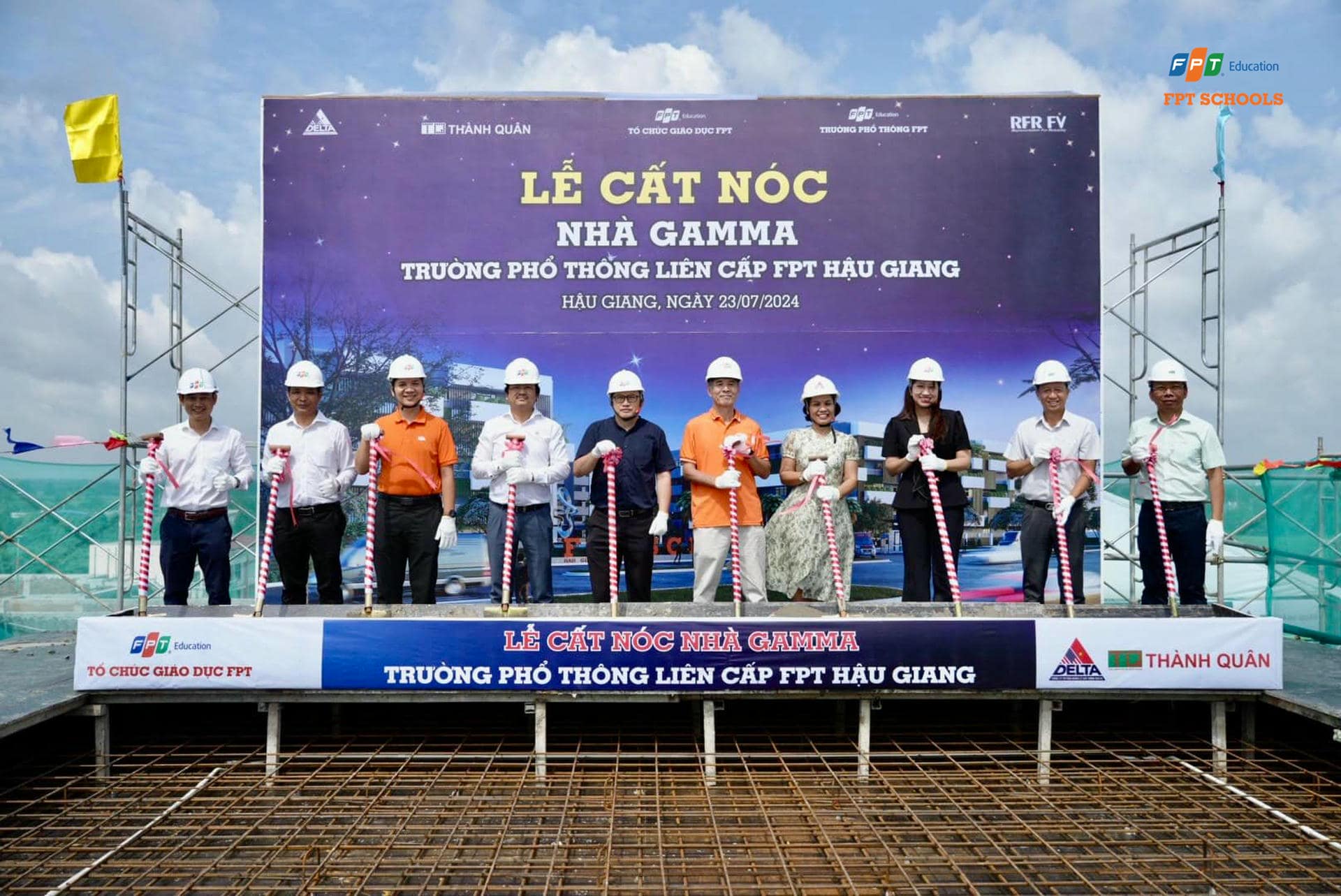 Cất nóc tòa nhà Gamma tại FPT School Hậu Giang | FPT Schools