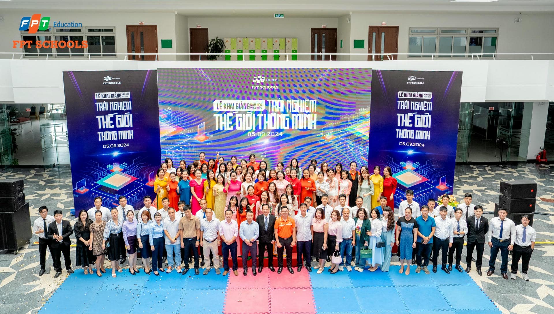 Fschools 3 miền hân hoan đón khai giảng với chủ đề “Trải nghiệm thế giới thông minh” | FPT Schools