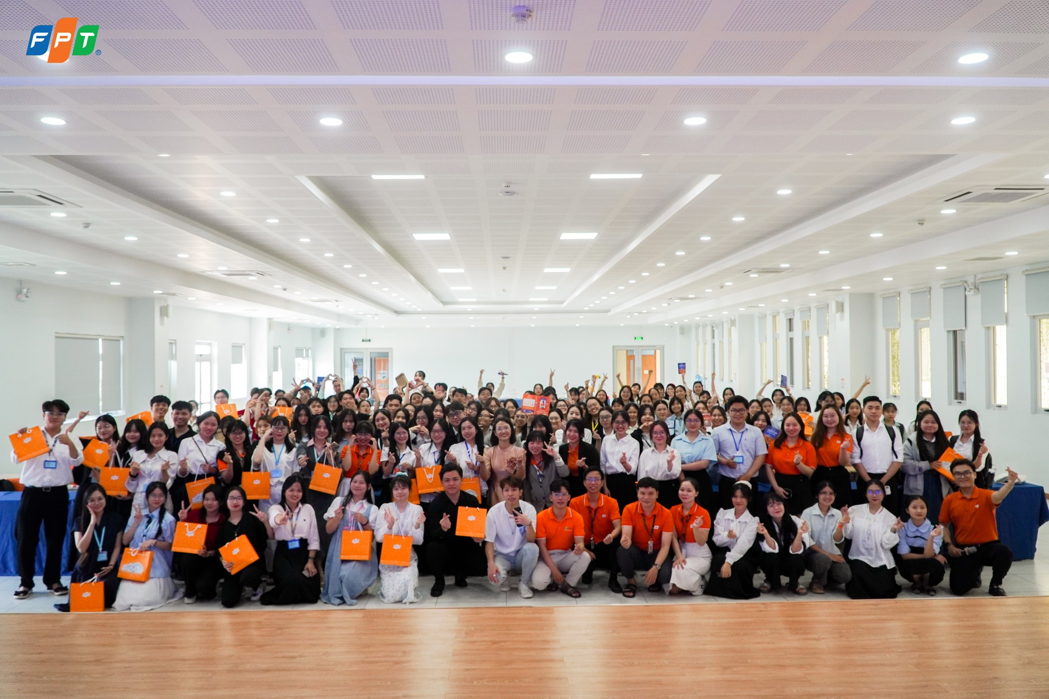 FSchools Đà Nẵng đồng hành cùng sinh viên Đại học Sư phạm tại sự kiện FPT Education Journey | FPT Schools