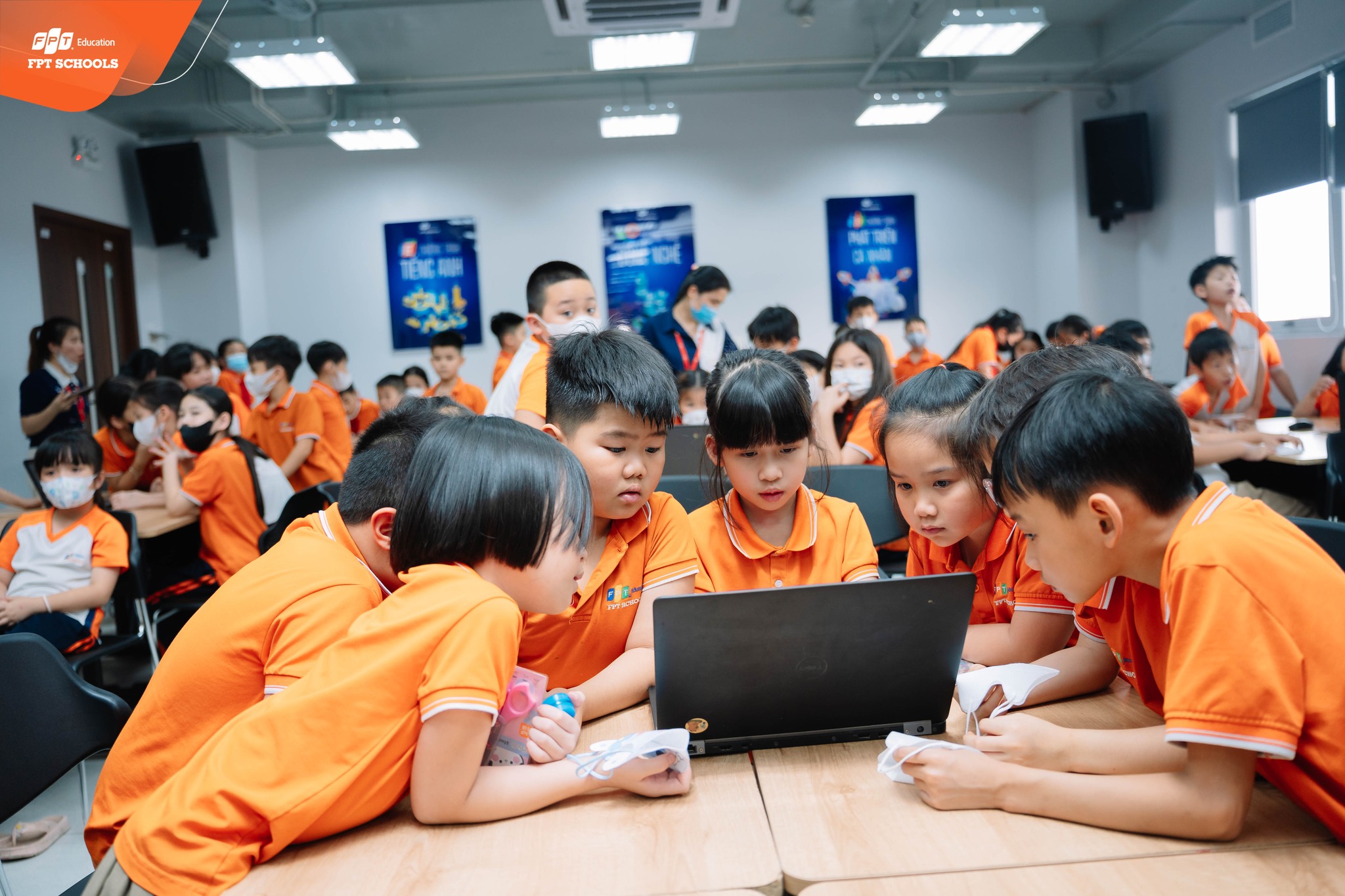 “Nhà sáng tạo nhí” FPT School Bắc Giang khám phá công nghệ AI  | FPT Schools