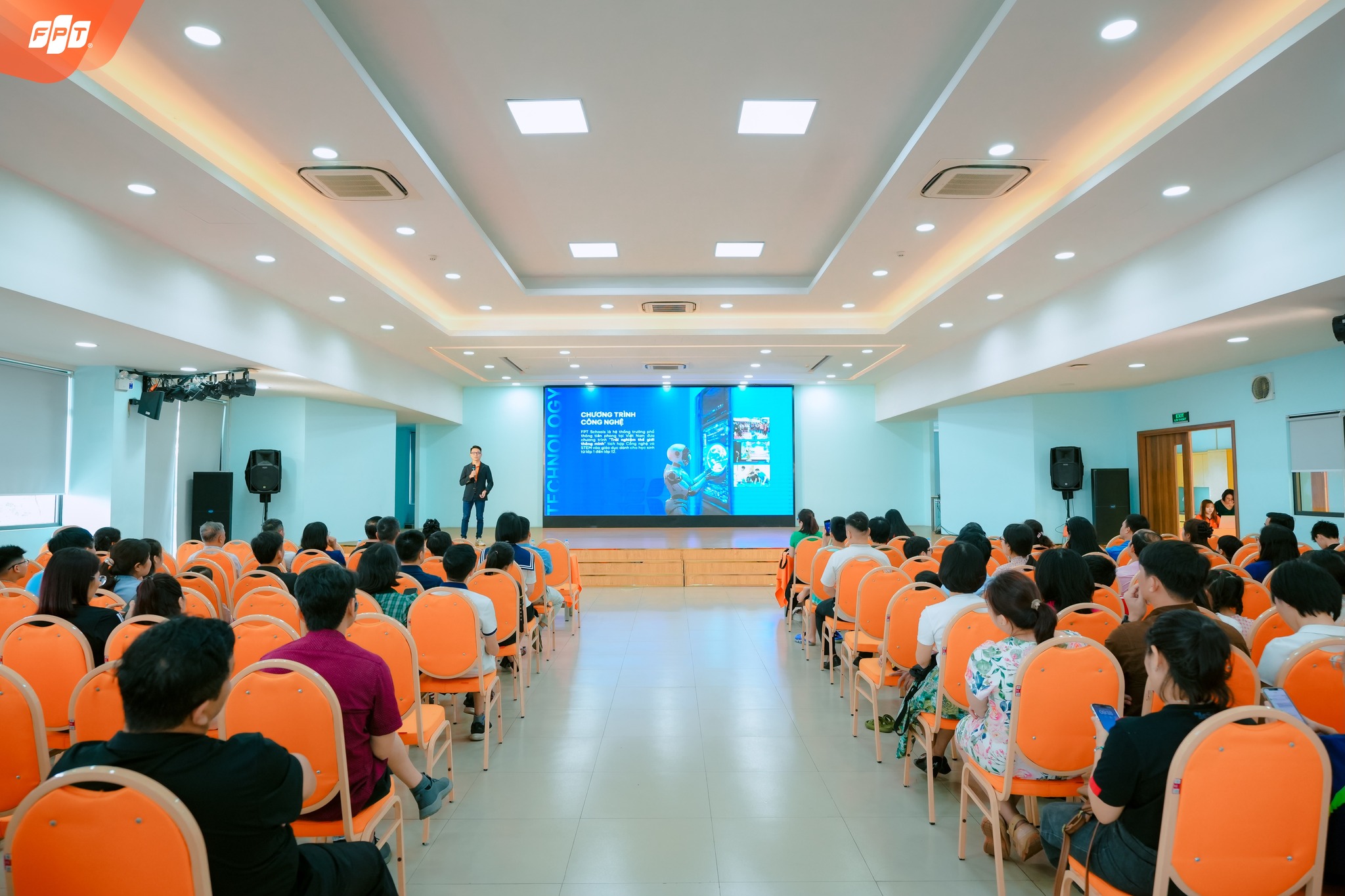 Hơn 200 Phụ Huynh & Học Sinh Tham Dự Open Talk - 360° FSchool Lần 3 Tại THPT FPT Hà Nội | FPT Schools