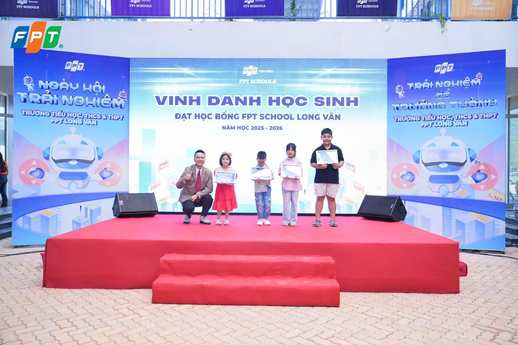 HƠN 500 PHỤ HUYNH VÀ HỌC SINH THAM GIA NGÀY HỘI TRẢI NGHIỆM TẠI FPT SCHOOL LONG VÂN