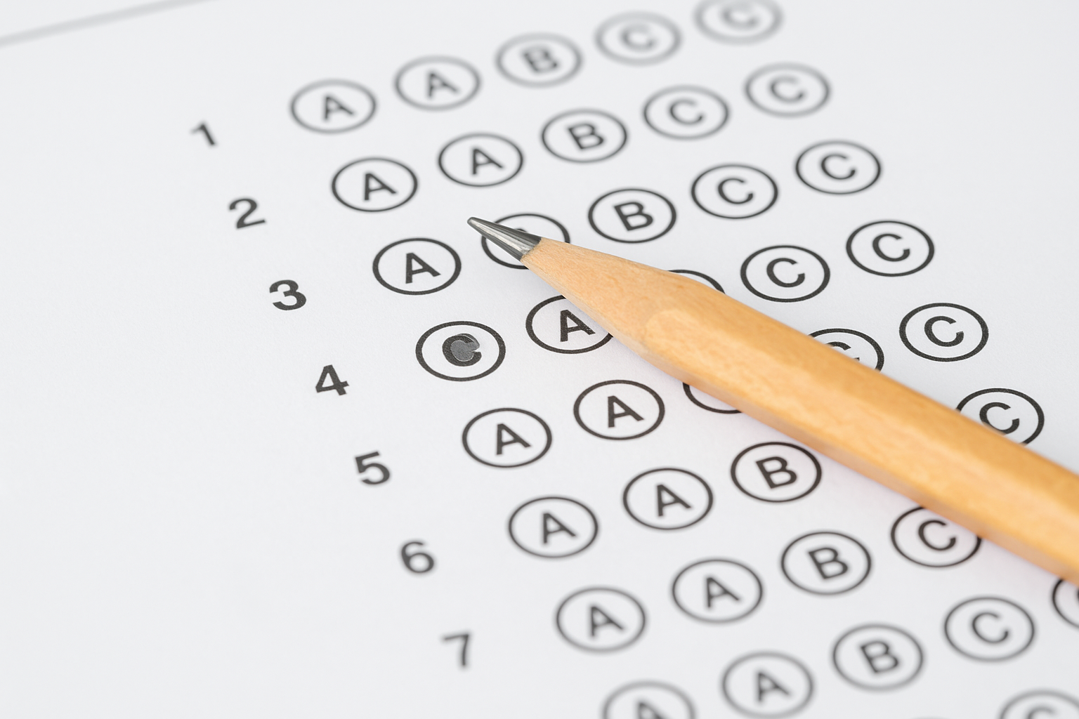 Môn Thi Tuyển Sinh Và Bí Quyết Chinh Phục Điểm Cao Từ Các Thủ Khoa | FPT Schools