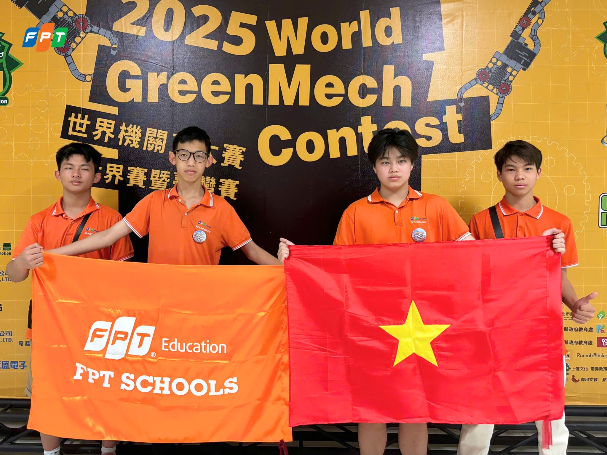 Tự Hào WARRIORS FPT School Bắc Ninh Từ Sàn Đấu Quốc Gia Tới Đấu Trường Lớn Quốc Tế