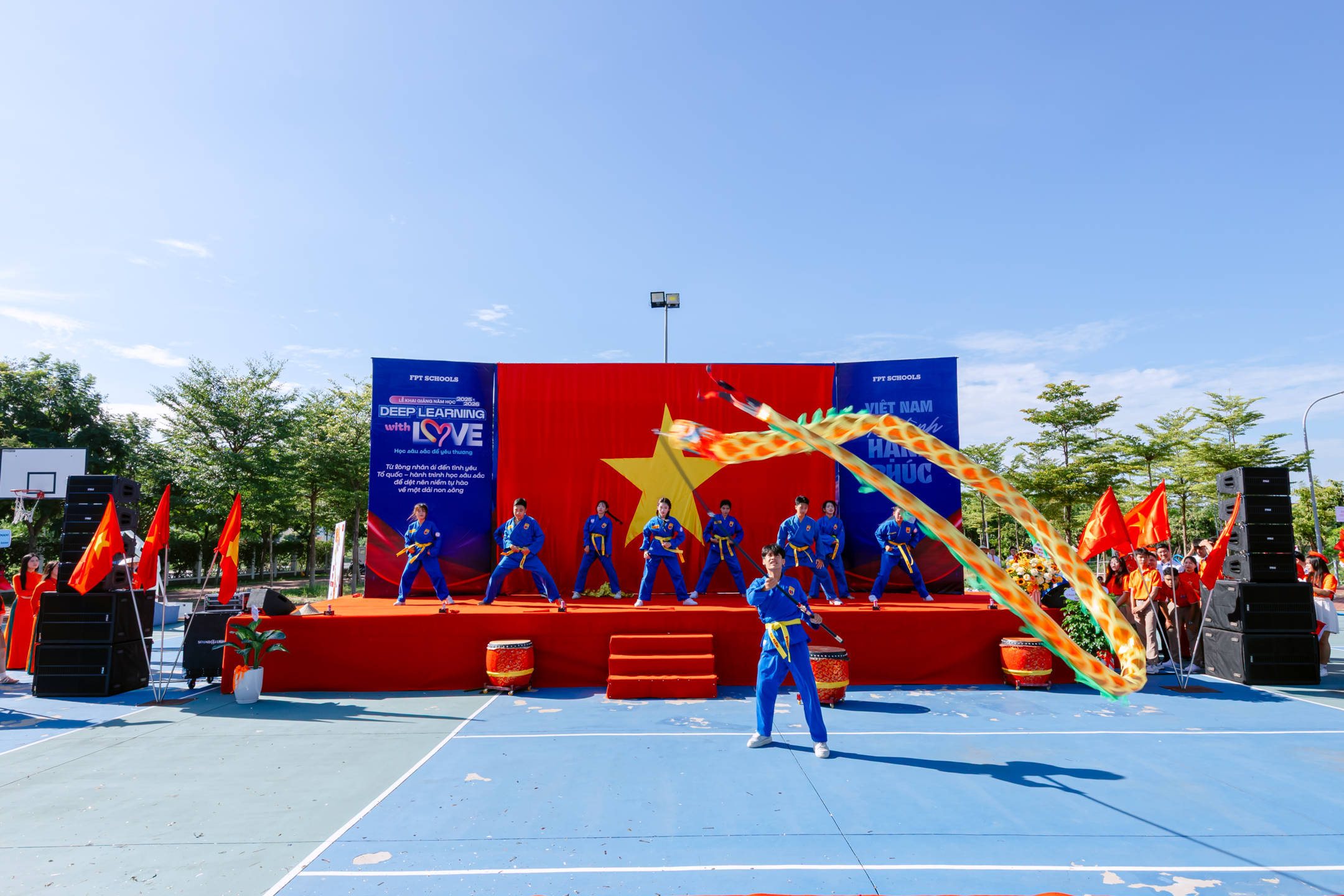 FSCHOOLS 3 MIỀN RỘN RÀNG KHAI GIẢNG VỚI CHỦ ĐỀ “DEEP LEARNING WITH LOVE – HỌC SÂU SẮC ĐỂ YÊU THƯƠNG”  | FPT Schools