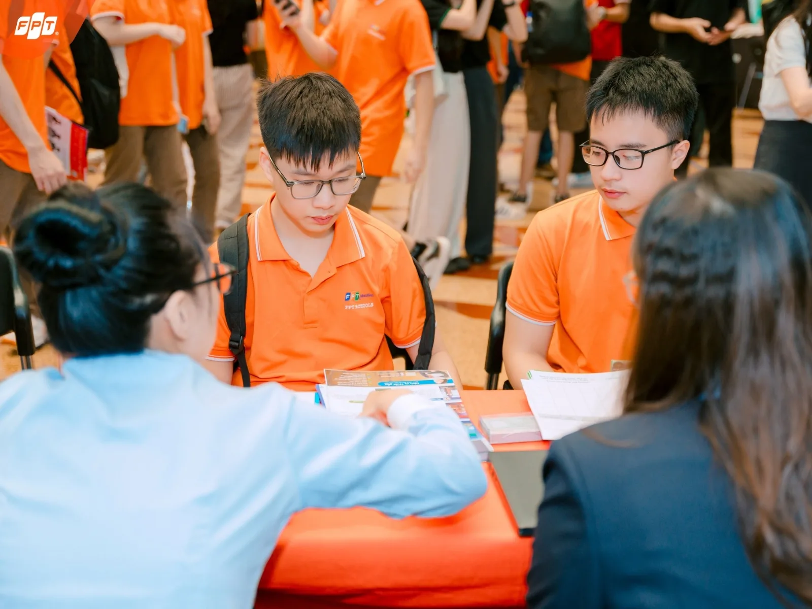 Chứng Chỉ Tiếng Anh Du Học Cần Gì? Những Điều Cần Biết Để Chuẩn Bị Hành Trang Du Học | FPT Schools