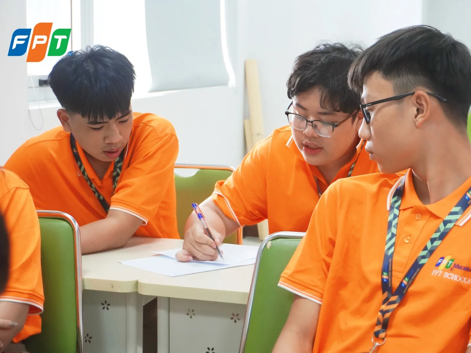 Khối C gồm những môn gì? Và Các Nghành Nghề Khối C Đang HOT Hiện Nay | FPT Schools