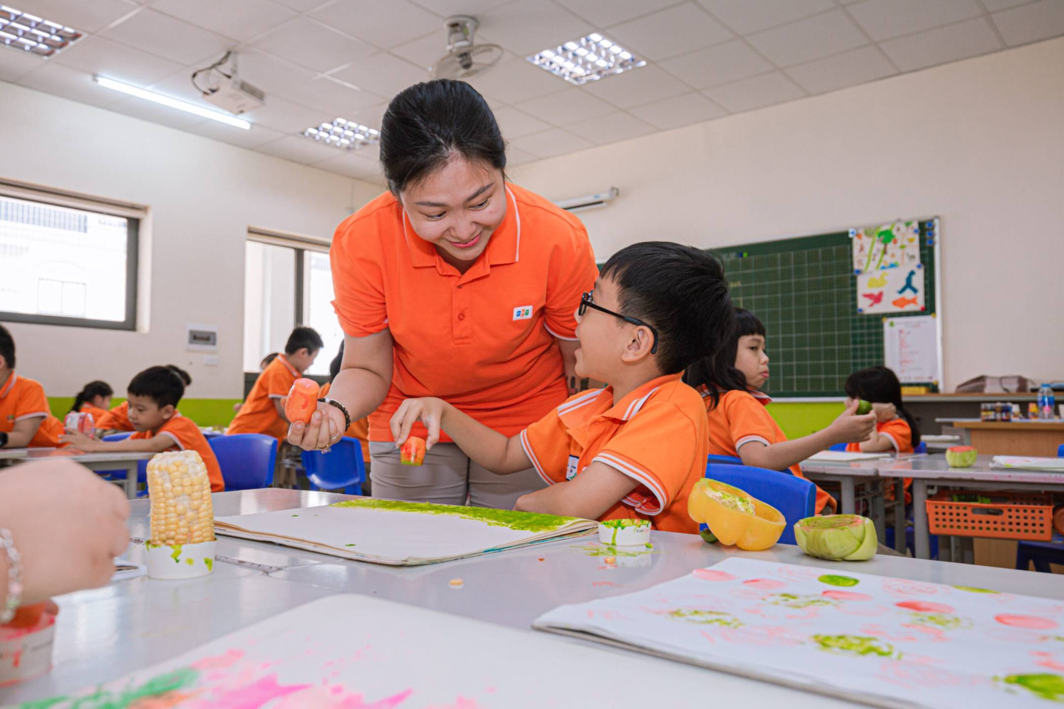 Làm Sao Để Đồng Hành Cùng Con Mà Không Kiểm Soát Hay Áp Đặt?