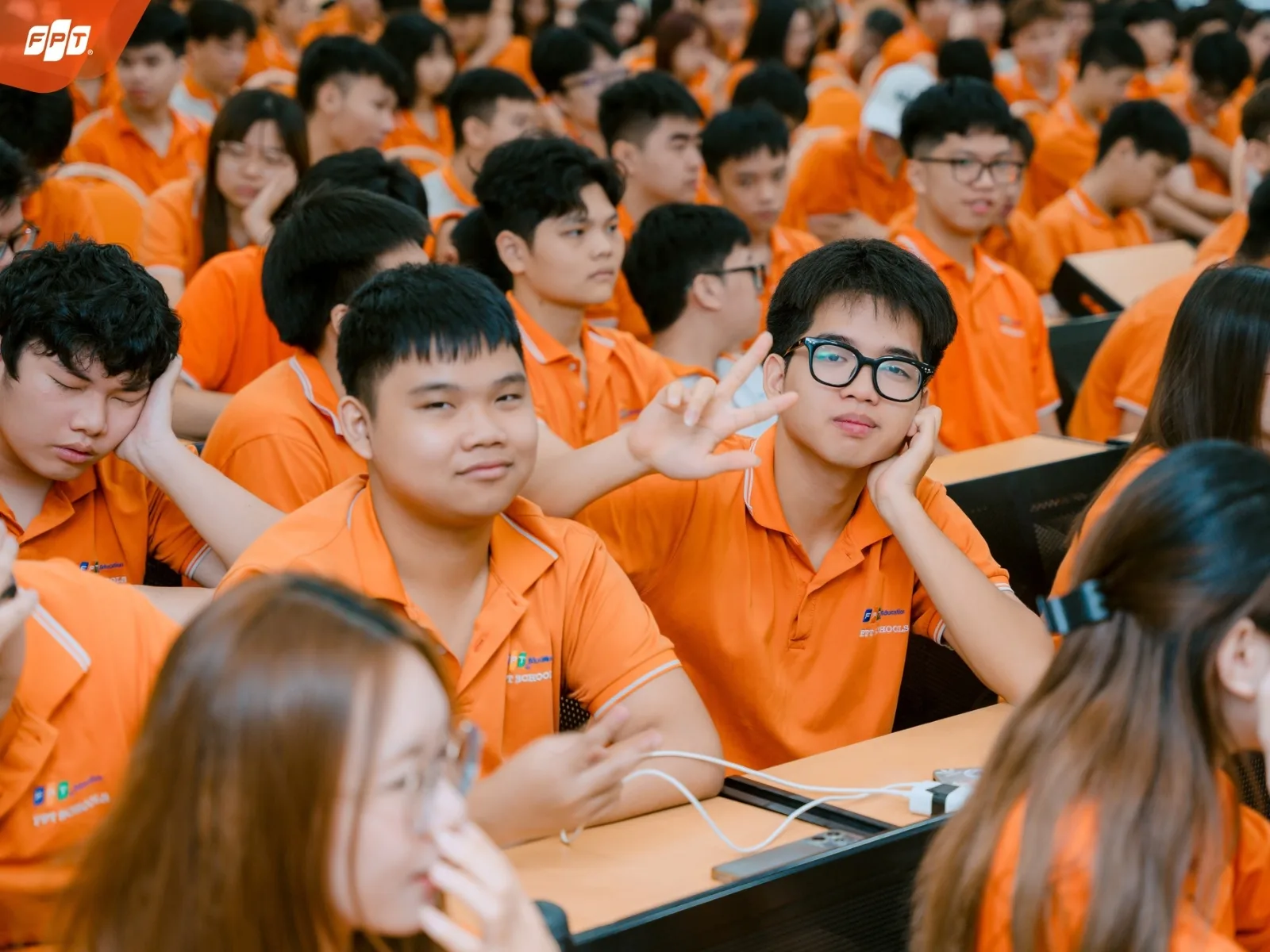 Nên học SAT hay IELTS? Chứng chỉ nào lợi thế hơn? | FPT Schools