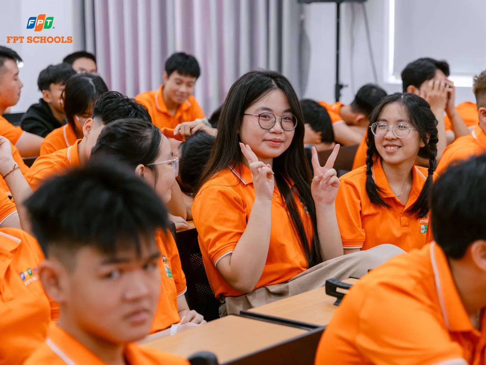 Nên cho con học thêm những môn gì? Học đúng, học đủ, hiệu quả hơn bao giờ hết | FPT Schools