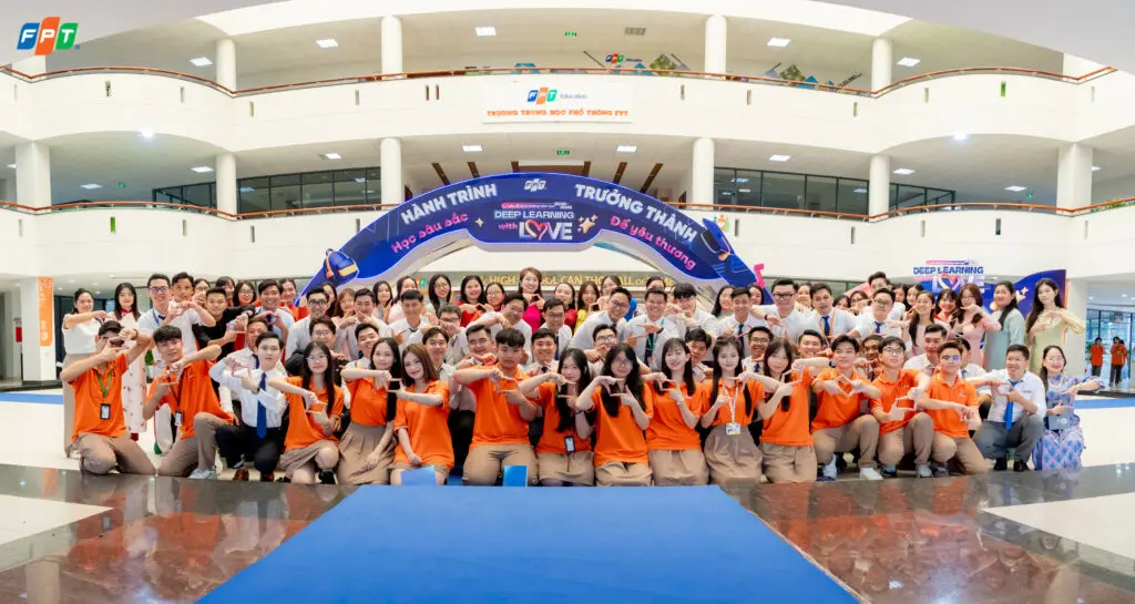 FSchool Cần Thơ: Khởi động năm học mới, bắt đầu thanh xuân | FPT Schools