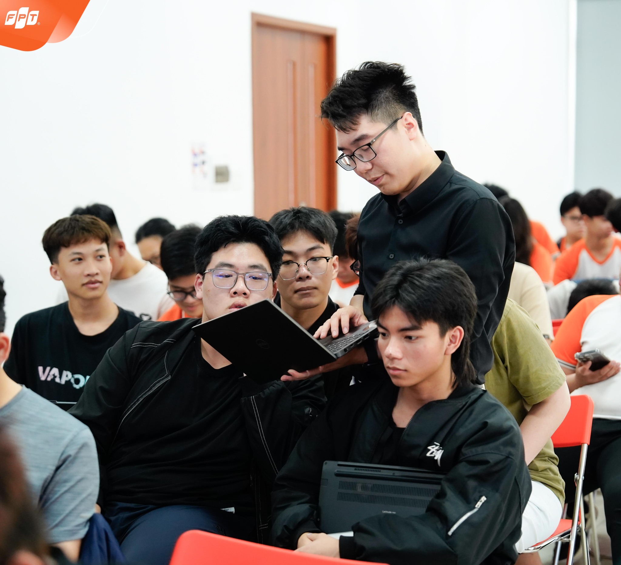 FSchool Hải Phòng đồng hành cùng học sinh khối 12 đăng ký kỳ thi THPT Quốc gia 2025 | FPT Schools