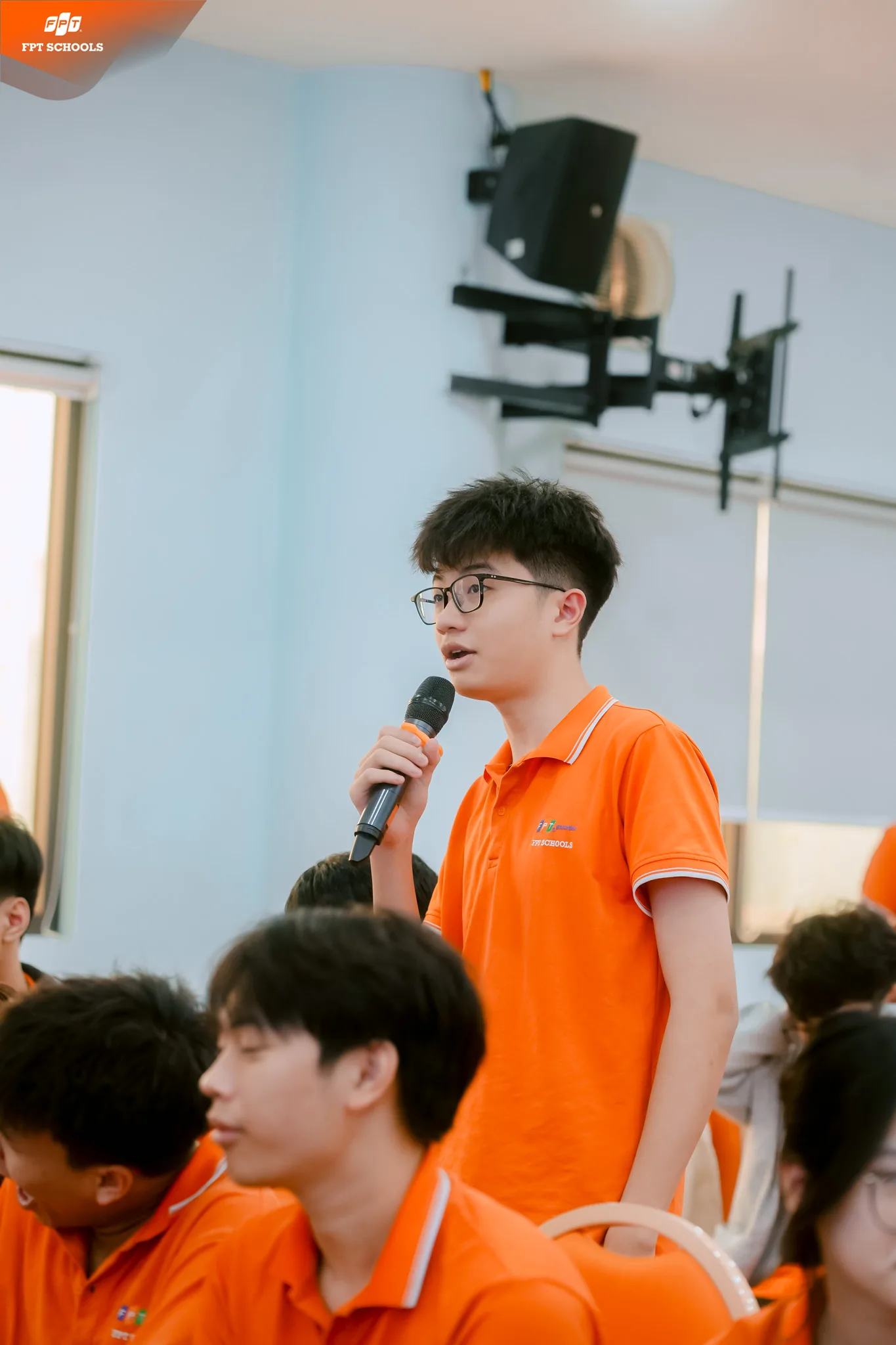 Tuyên truyền pháp luật cho học sinh THPT FPT Hà Nội: Công an xã Hòa Lạc trang bị kiến thức an toàn giao thông và phòng chống tội phạm - FPT Education Tuyên truyền pháp luật cho học sinh THPT FPT Hà Nội: Công an xã Hòa Lạc trang bị kiến thức an toàn giao thông và phòng chống tội phạm | FPT Schools