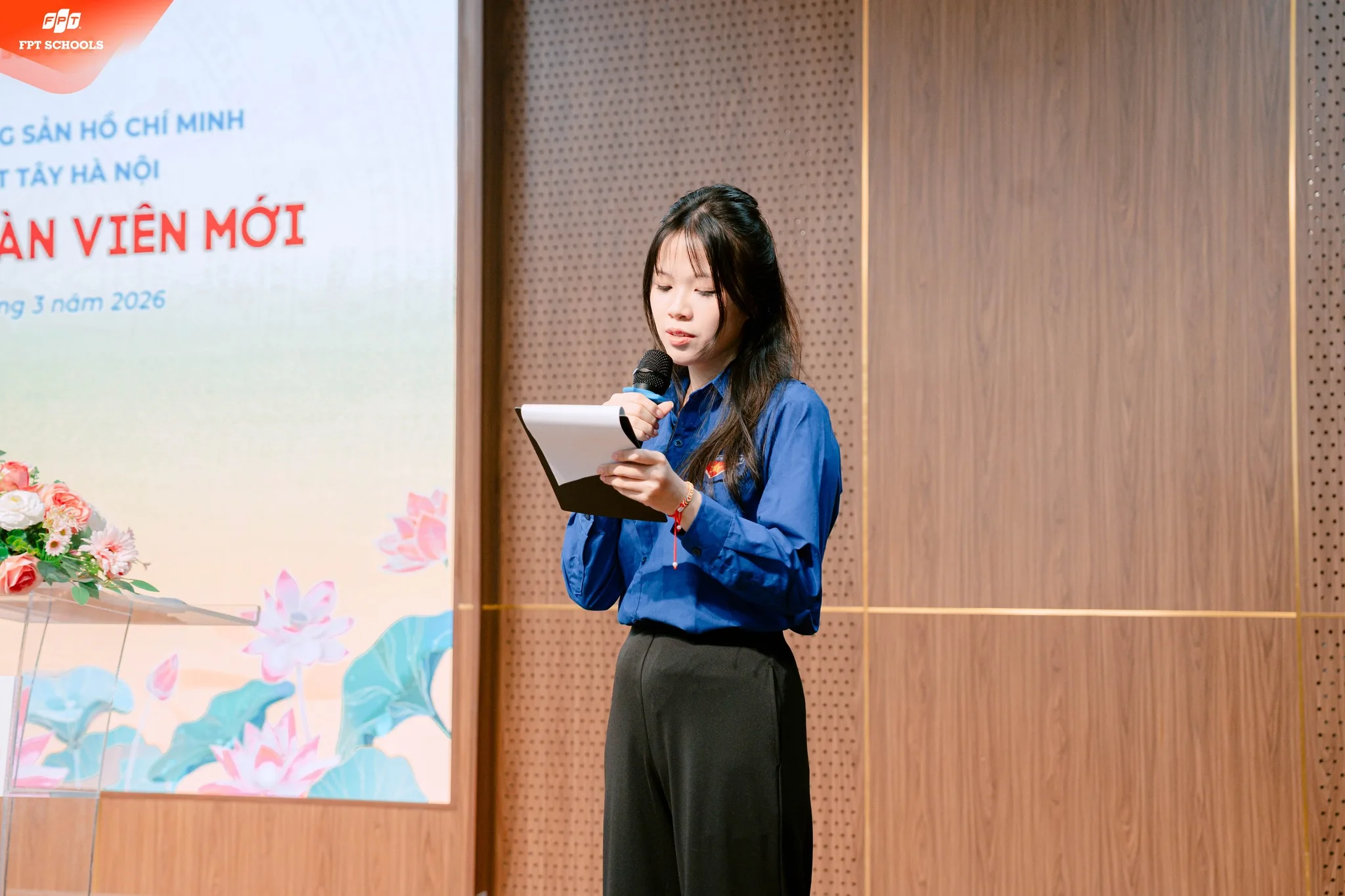 Hưởng ứng ngày thành lập Đoàn TNCS Hồ Chí Minh: Trường THPT FPT Tây Hà Nội tổ chức lễ kết nạp đoàn viên mới - FPT Education Hưởng ứng ngày thành lập Đoàn TNCS Hồ Chí Minh: Trường THPT FPT Tây Hà Nội tổ chức lễ kết nạp đoàn viên mới | FPT Schools