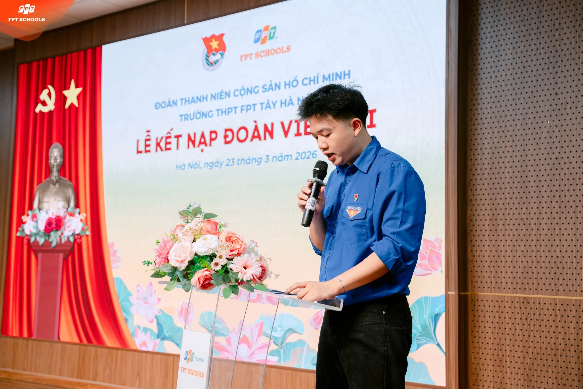 Hưởng ứng ngày thành lập Đoàn TNCS Hồ Chí Minh: Trường THPT FPT Tây Hà Nội tổ chức lễ kết nạp đoàn viên mới - FPT Education Hưởng ứng ngày thành lập Đoàn TNCS Hồ Chí Minh: Trường THPT FPT Tây Hà Nội tổ chức lễ kết nạp đoàn viên mới | FPT Schools