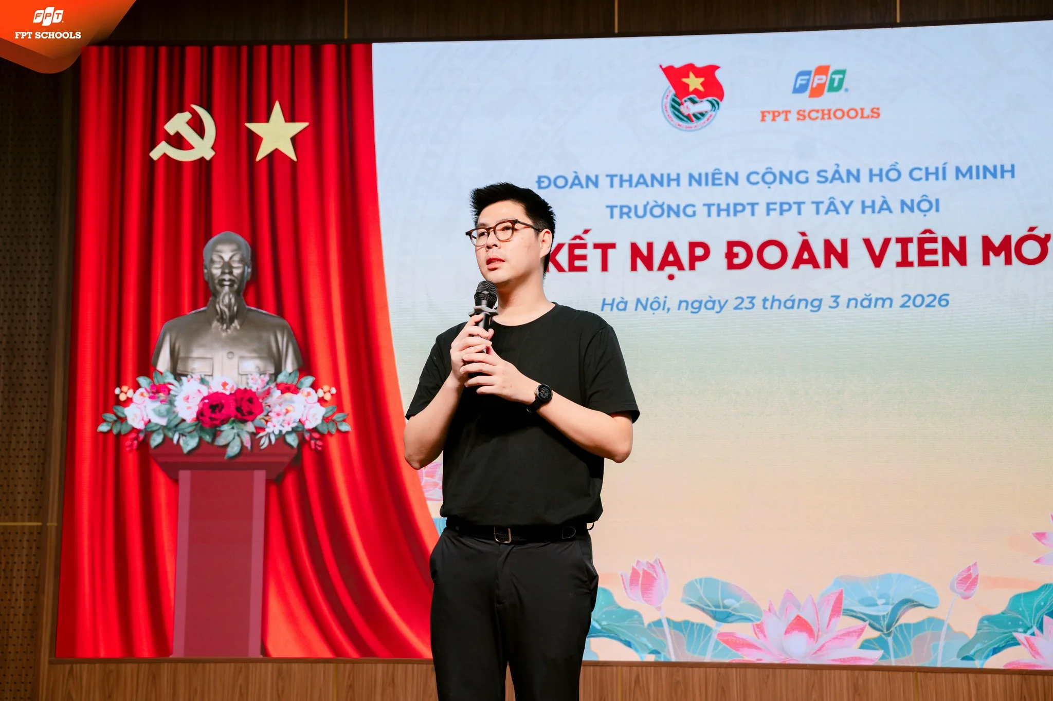 Hưởng ứng ngày thành lập Đoàn TNCS Hồ Chí Minh: Trường THPT FPT Tây Hà Nội tổ chức lễ kết nạp đoàn viên mới - FPT Education lễ kết nạp Đoàn viên
