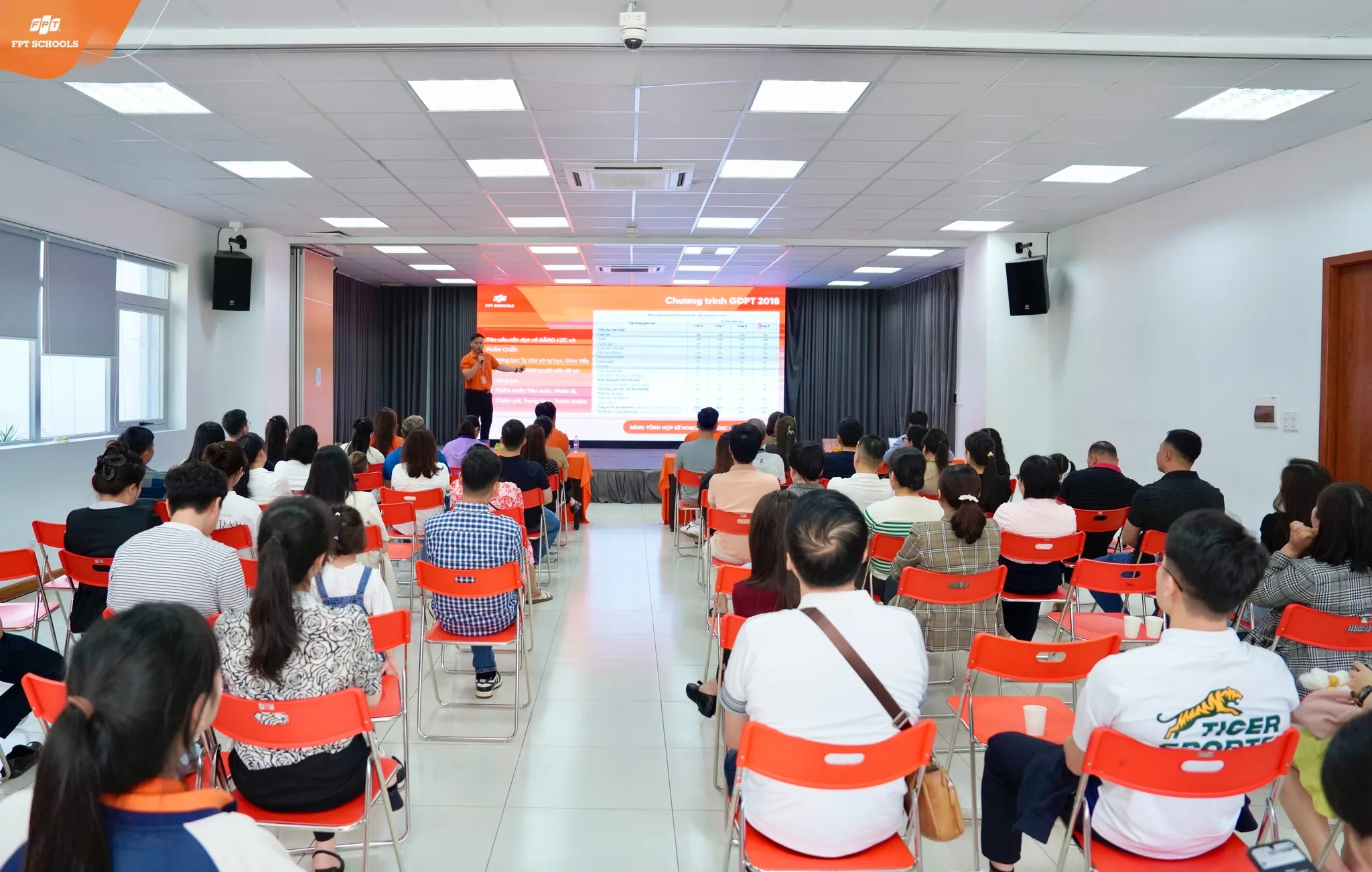 Hơn 100 phụ huynh và học sinh tham gia giải mã Chương trình THCS và Mô hình bán trú an toàn tại FPT School Hải Phòng | FPT Schools