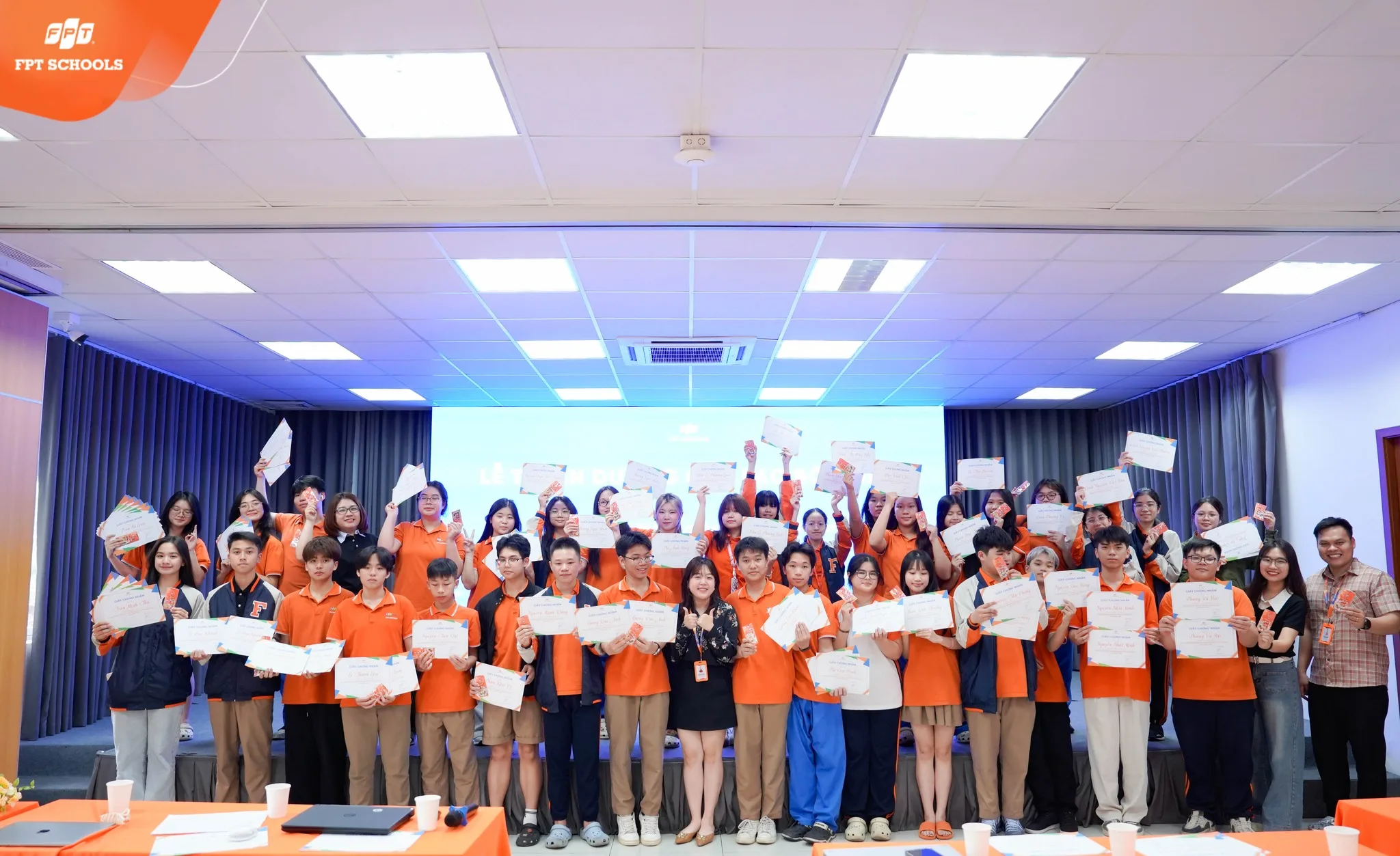 FPT School Hải Phòng tuyên dương CLB YOLO - Những "chiến binh" đứng đằng sau các sự kiện lớn | FPT Schools