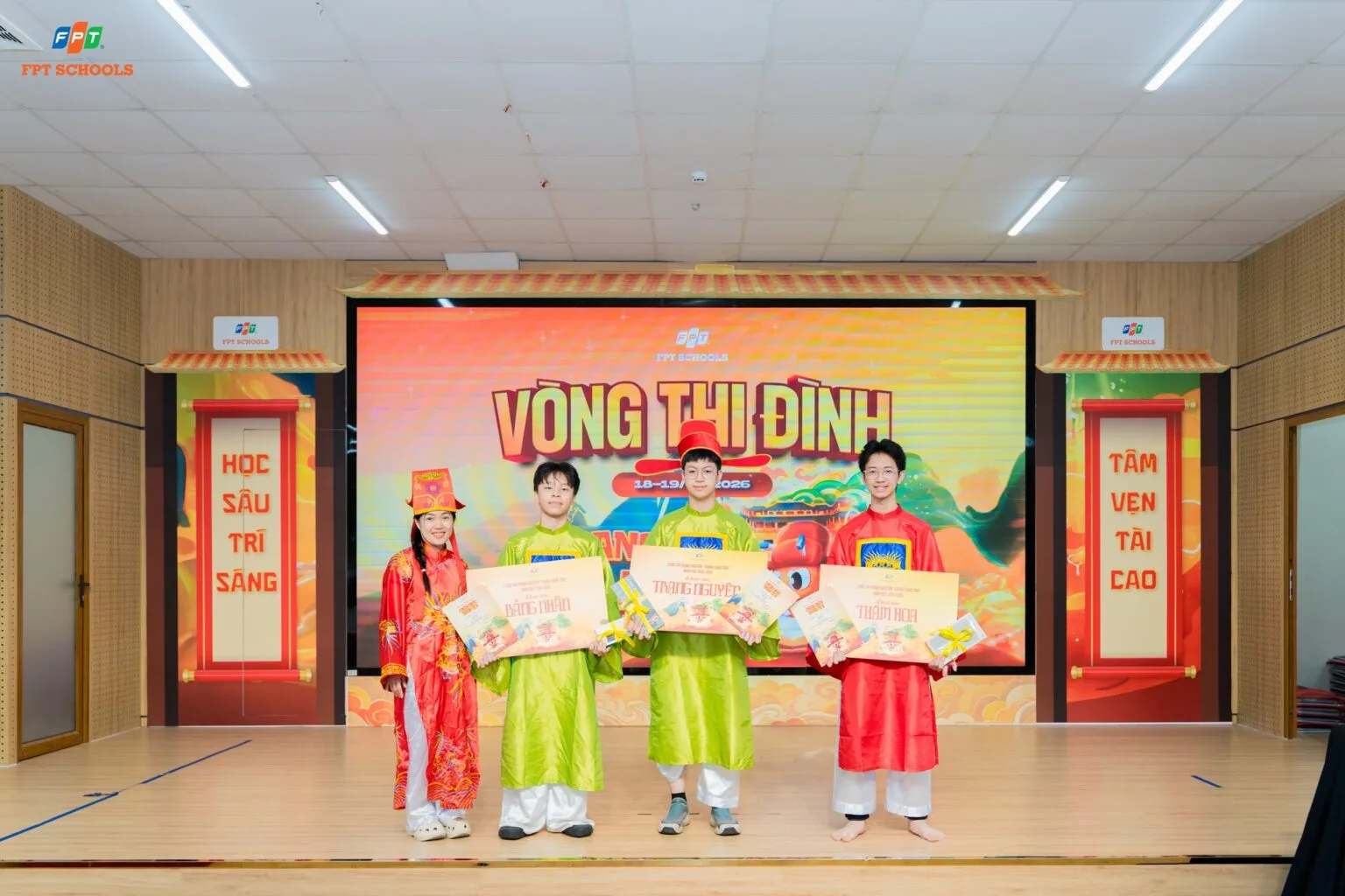 Thi Trạng thời 4.0: Cuộc đấu trí đầy kịch tính của các "sĩ tử" FPT Schools Cầu Giấy - FPT Education Thi Trạng thời 4.0: Cuộc đấu trí đầy kịch tính của các "sĩ tử" FPT Schools Cầu Giấy | FPT Schools