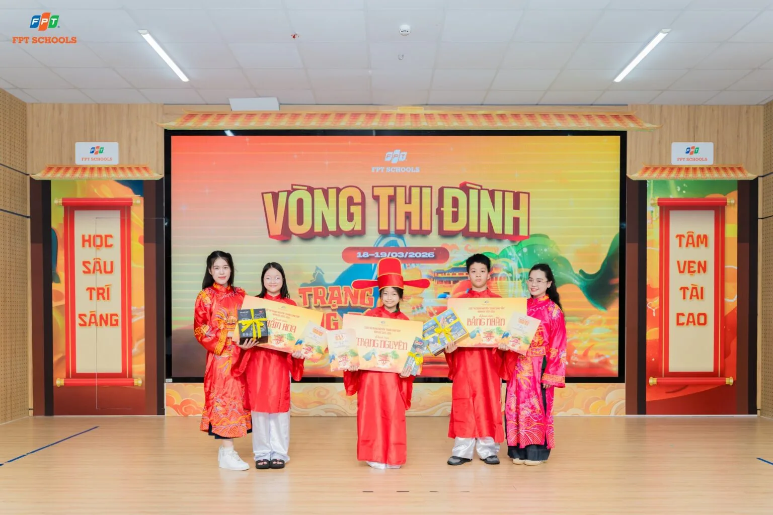 Thi Trạng thời 4.0: Cuộc đấu trí đầy kịch tính của các "sĩ tử" FPT Schools Cầu Giấy - FPT Education Thi Trạng thời 4.0: Cuộc đấu trí đầy kịch tính của các "sĩ tử" FPT Schools Cầu Giấy | FPT Schools