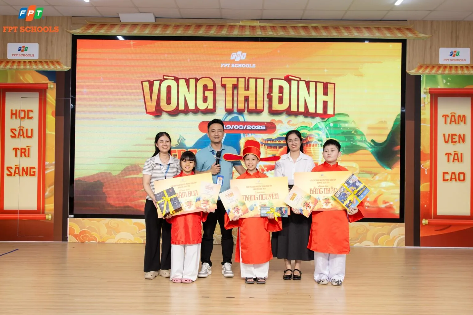 Thi Trạng thời 4.0: Cuộc đấu trí đầy kịch tính của các "sĩ tử" FPT Schools Cầu Giấy - FPT Education Thi Trạng thời 4.0: Cuộc đấu trí đầy kịch tính của các "sĩ tử" FPT Schools Cầu Giấy | FPT Schools