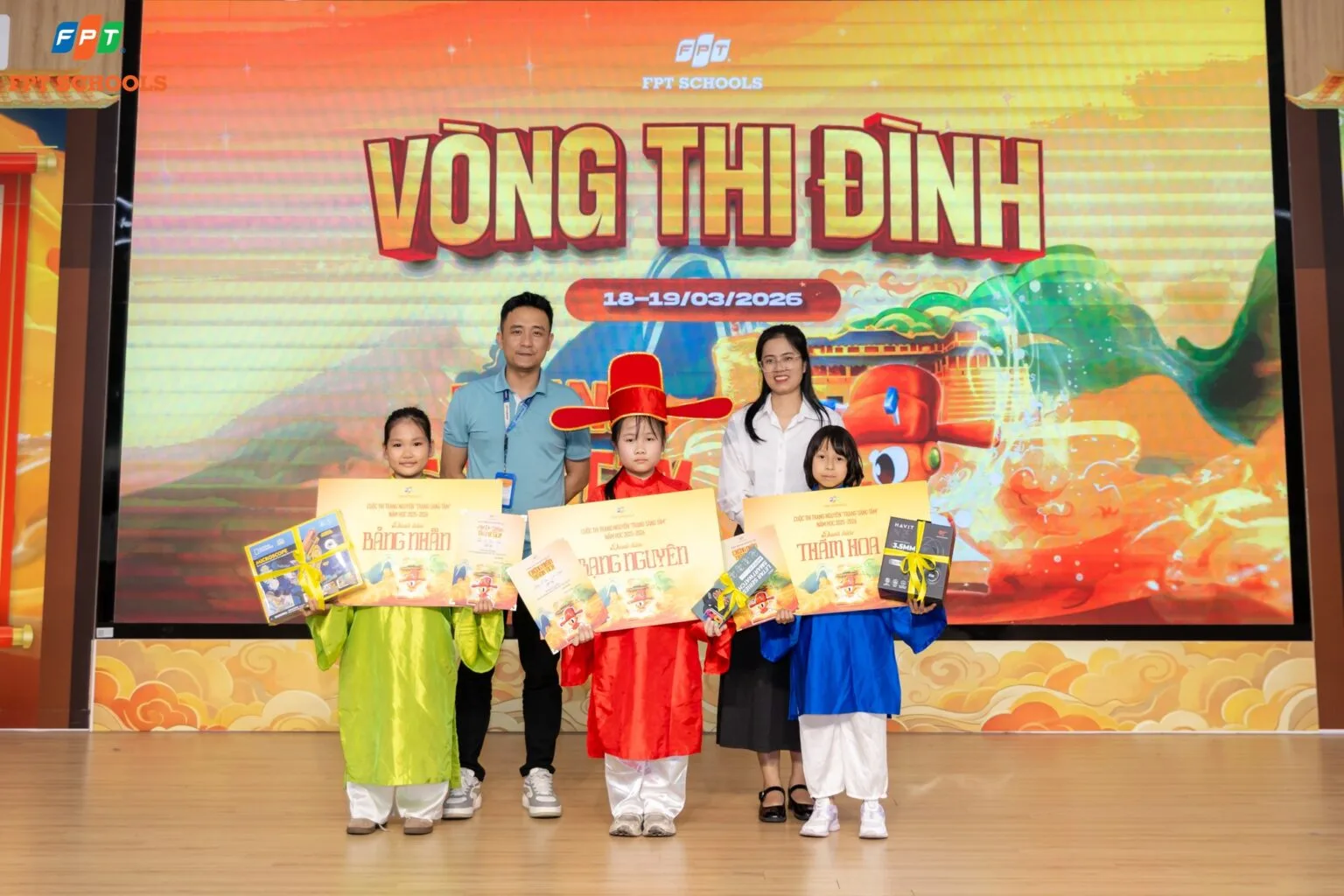Thi Trạng thời 4.0: Cuộc đấu trí đầy kịch tính của các "sĩ tử" FPT Schools Cầu Giấy - FPT Education Thi Trạng thời 4.0: Cuộc đấu trí đầy kịch tính của các "sĩ tử" FPT Schools Cầu Giấy | FPT Schools