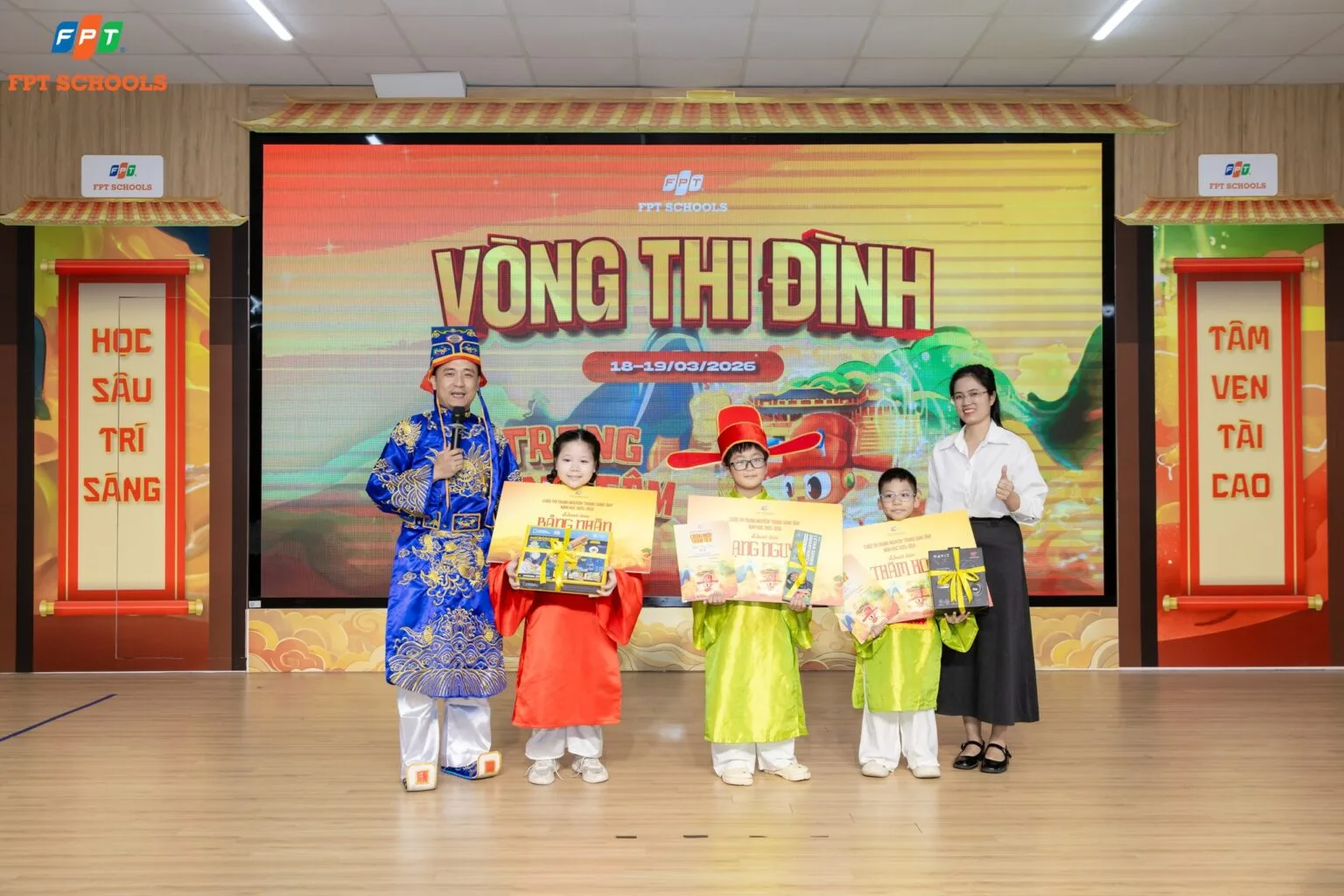 Thi Trạng thời 4.0: Cuộc đấu trí đầy kịch tính của các "sĩ tử" FPT Schools Cầu Giấy - FPT Education Thi Trạng thời 4.0: Cuộc đấu trí đầy kịch tính của các "sĩ tử" FPT Schools Cầu Giấy | FPT Schools