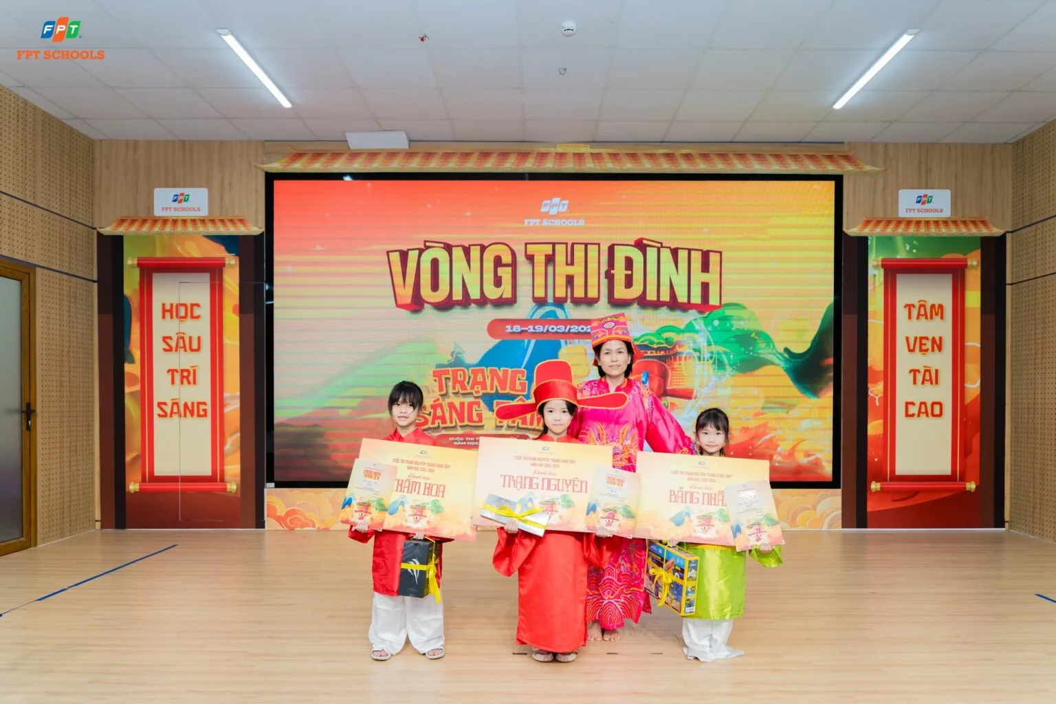 Thi Trạng thời 4.0: Cuộc đấu trí đầy kịch tính của các "sĩ tử" FPT Schools Cầu Giấy - FPT Education Thi Trạng thời 4.0: Cuộc đấu trí đầy kịch tính của các "sĩ tử" FPT Schools Cầu Giấy | FPT Schools