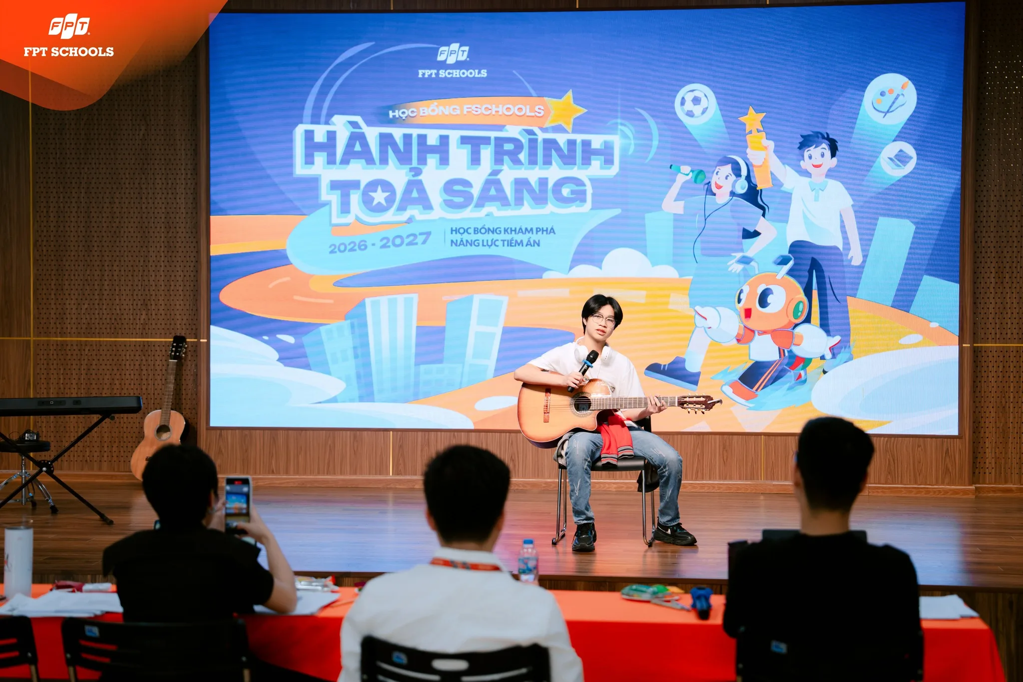 Học bổng FSchools – Hành trình tỏa sáng: Nơi những tài năng trẻ khẳng định bản sắc tại FPT School Tây Hà Nội - FPT Education Học bổng FSchools – Hành trình tỏa sáng: Nơi những tài năng trẻ khẳng định bản sắc tại FPT School Tây Hà Nội | FPT Schools