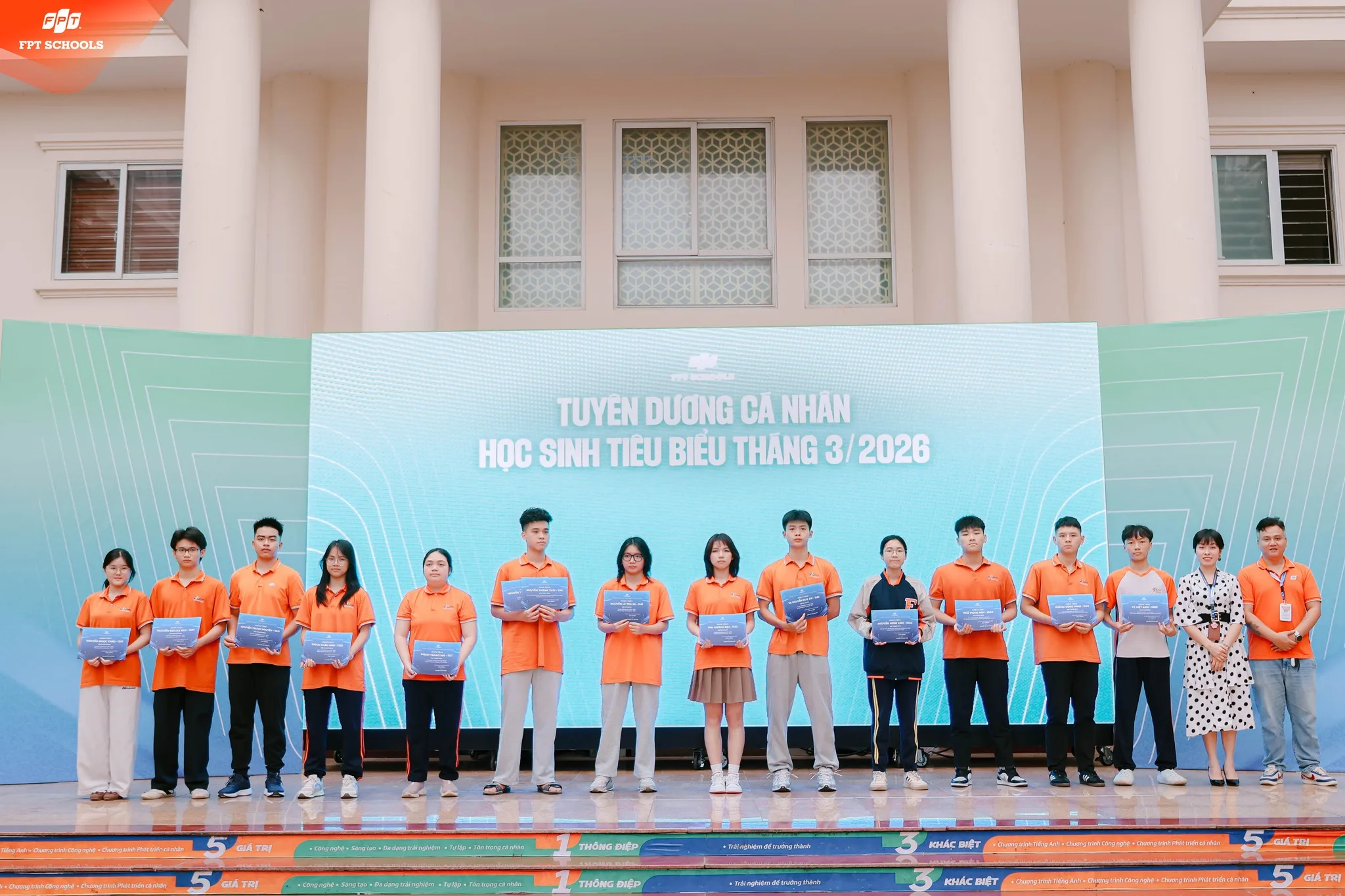 FPT SCHOOL TÂY HÀ NỘI VÀ HÀNH TRÌNH THÁNG 3 RỰC RỠ: KHI TRẢI NGHIỆM TẠO NÊN BẢN LĨNH VÀ KHÁT VỌNG VƯƠN XA - FPT Education FPT SCHOOL TÂY HÀ NỘI VÀ HÀNH TRÌNH THÁNG 3 RỰC RỠ: KHI TRẢI NGHIỆM TẠO NÊN BẢN LĨNH VÀ KHÁT VỌNG VƯƠN XA | FPT Schools