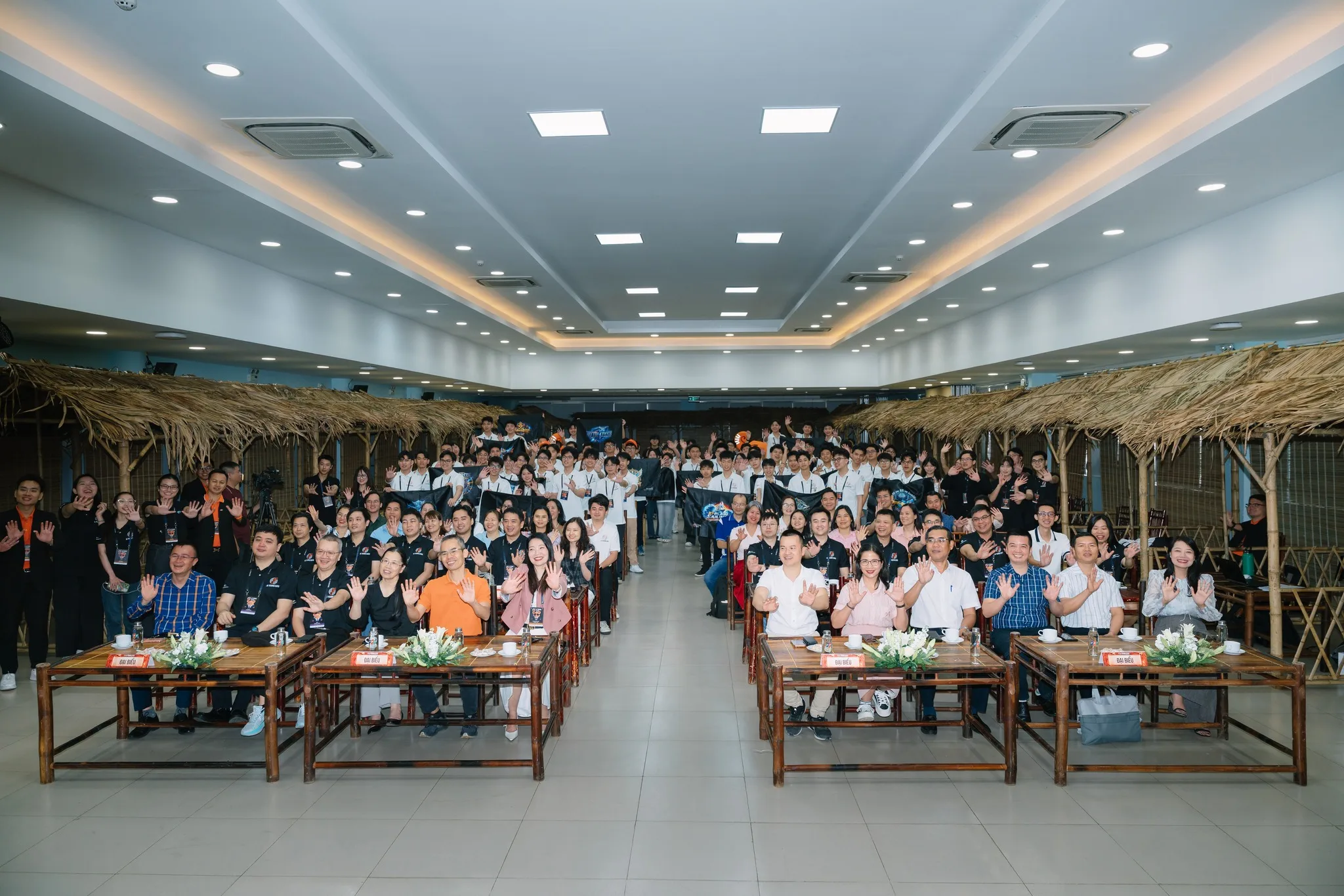 CHÚC MỪNG ĐỘI THE MINI GIANT GHI DANH TOP 8 CHUNG KẾT AI YOUNG GURU 2026 - FPT Education CHÚC MỪNG ĐỘI THE MINI GIANT GHI DANH TOP 8 CHUNG KẾT AI YOUNG GURU 2026 | FPT Schools