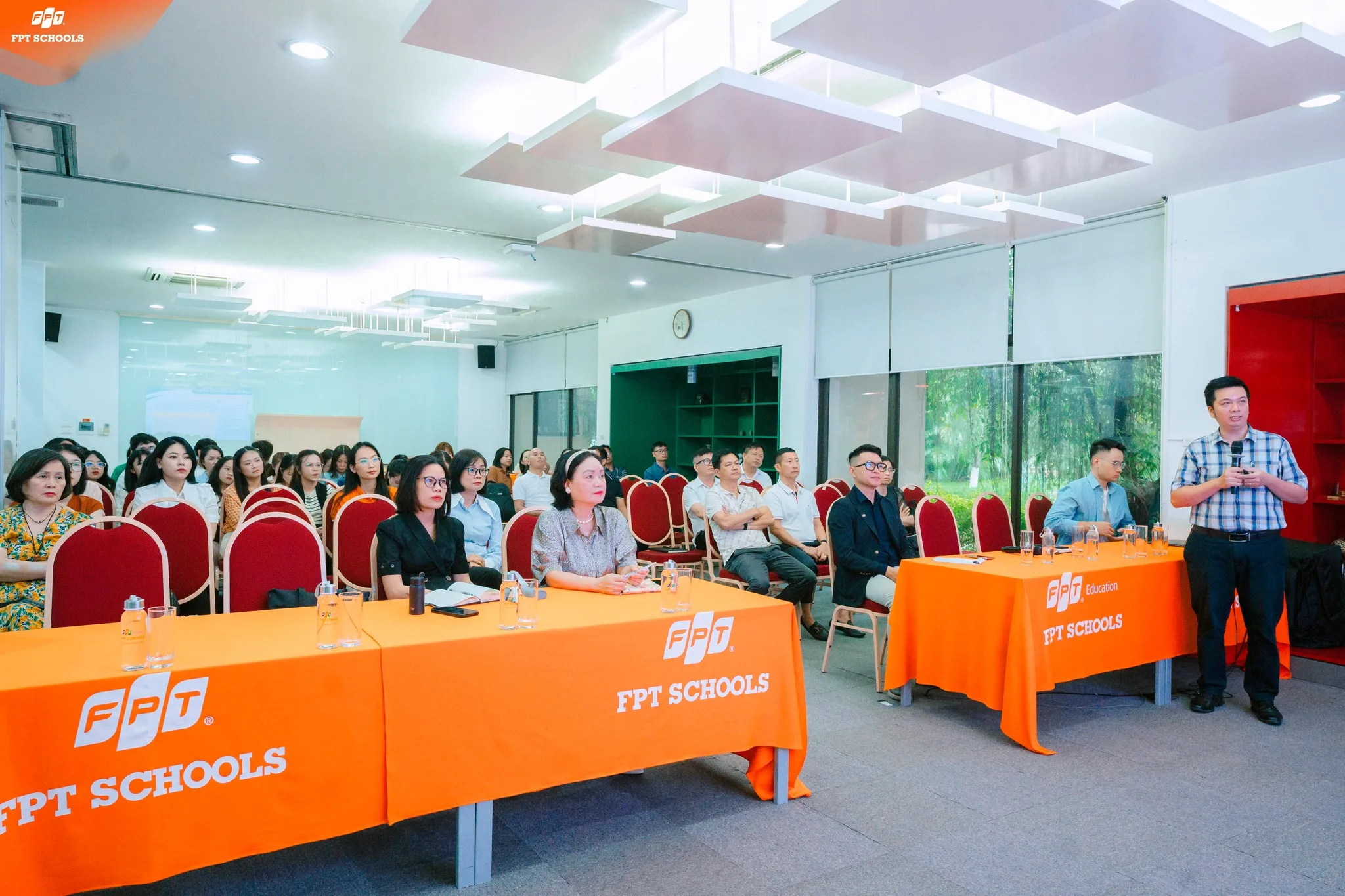 BUỔI GẶP GỠ CUỐI NĂM HỌC ĐẦY Ý NGHĨA GIỮA NHÀ TRƯỜNG VÀ ĐẠI DIỆN CHA MẸ HỌC SINH KHỐI 12 | FPT Schools