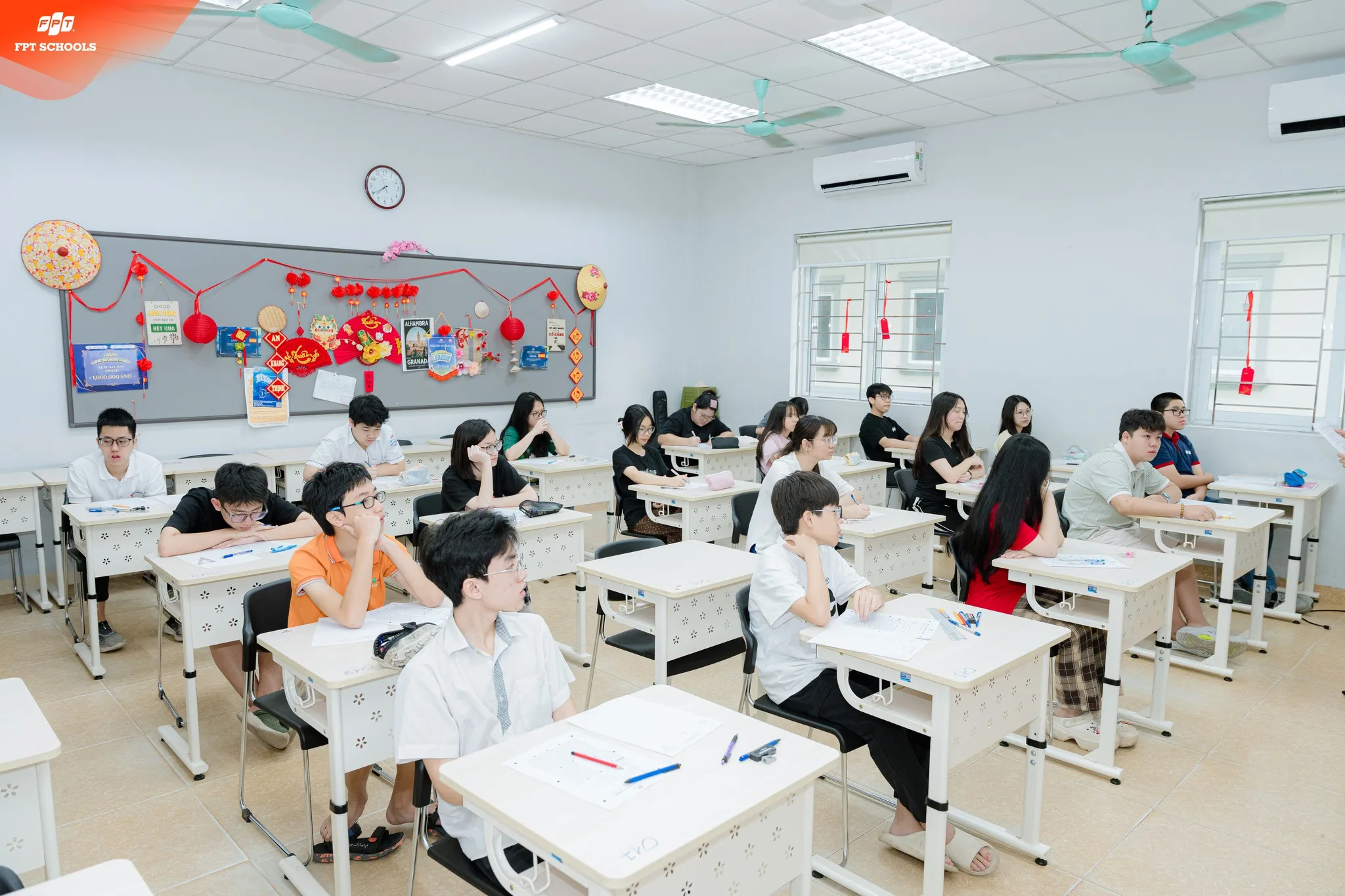 Kỳ đánh giá tìm kiếm học bổng FPT School Tây Hà Nội năm học 2026-2027 thu hút đông đảo học sinh tham gia - FPT Education rèn thói quen tốt cho trẻ