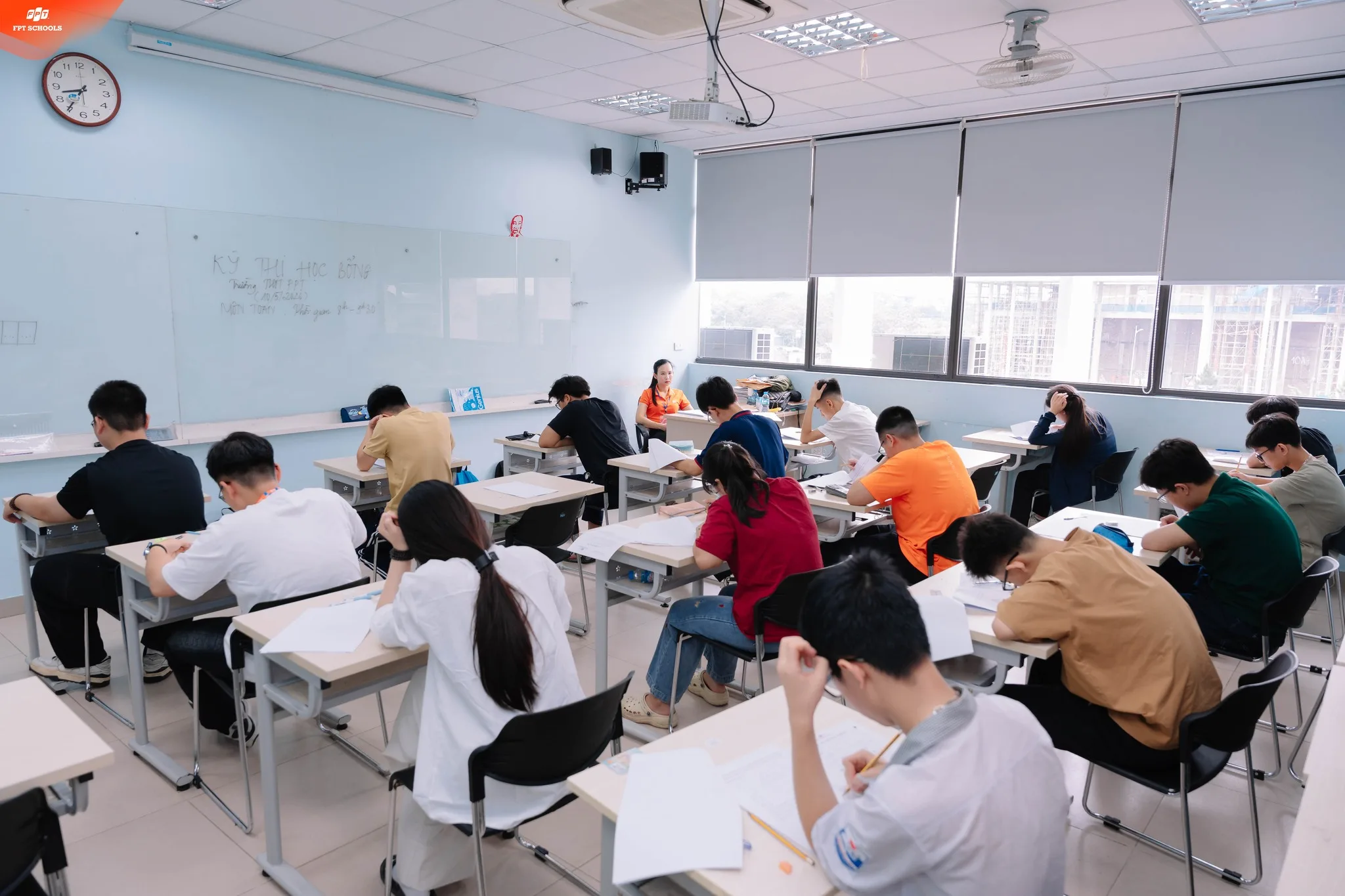 GẦN 200 HỌC SINH THAM GIA CHƯƠNG TRÌNH TÌM KIẾM HỌC BỔNG TẠI TRƯỜNG THPT FPT HÀ NỘI - FPT Education thủ tục nhập học lớp 6