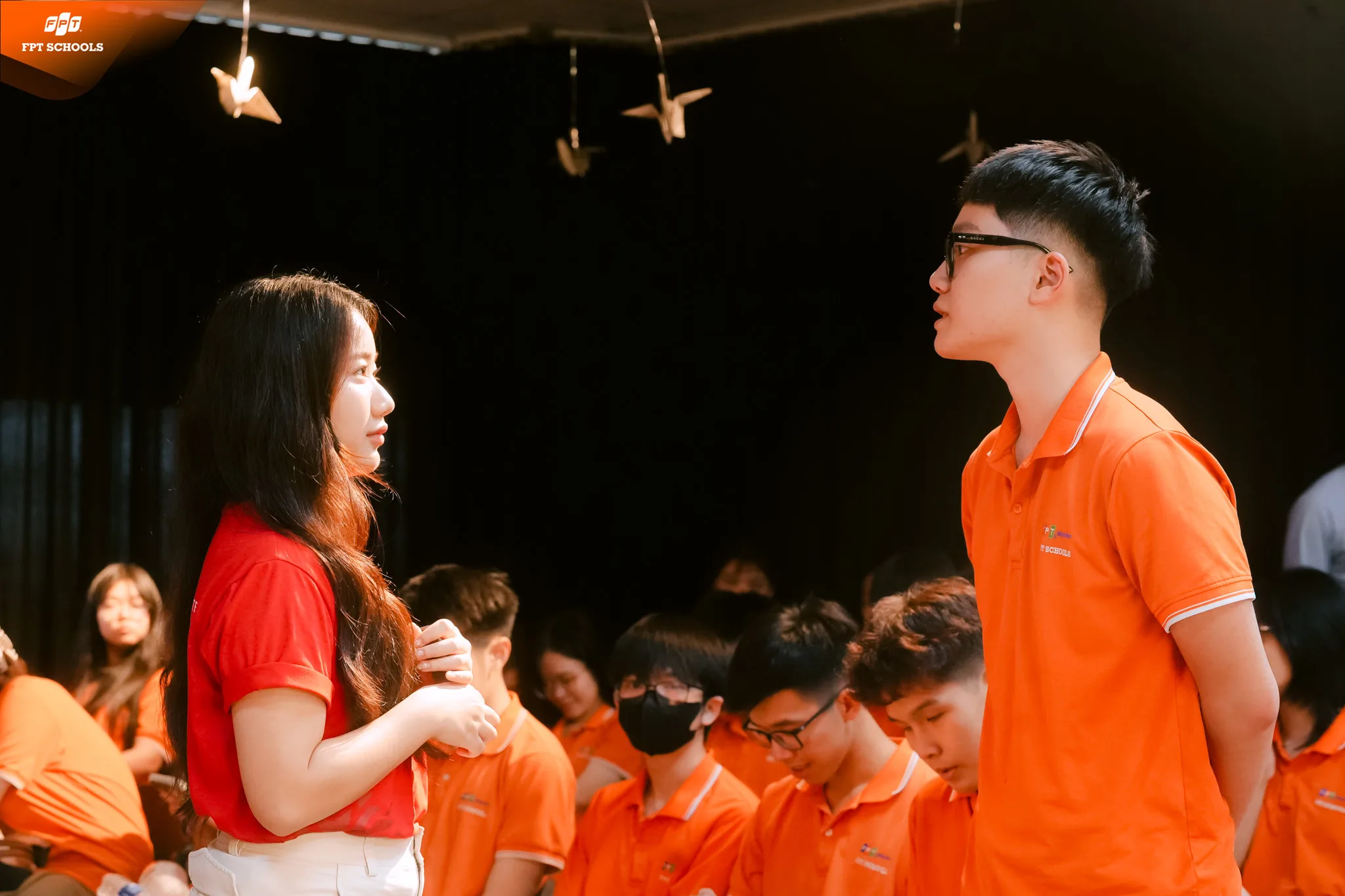 VỮNG BƯỚC HÀNH TRANG TRƯỚC NGƯỠNG CỬA ĐẠI HỌC CÙNG HỌC SINH TRƯỜNG THPT FPT HÀ NỘI - FPT Education cách rèn luyện tự tin cho trẻ