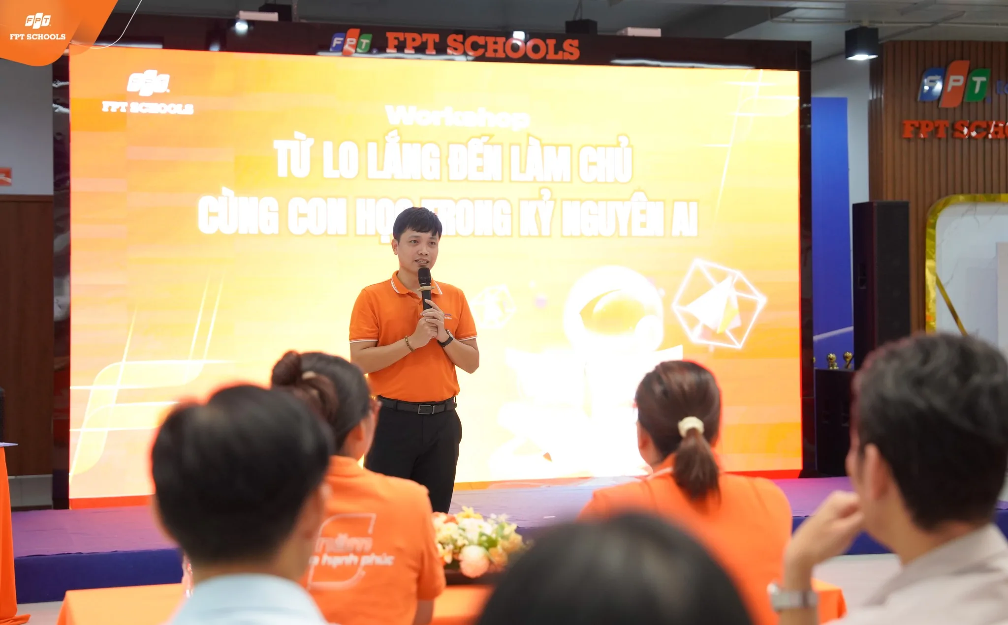 Workshop “Từ lo lắng đến làm chủ – Cùng con học trong kỷ nguyên AI” mang đến nhiều góc nhìn thiết thực cho phụ huynh | FPT Schools