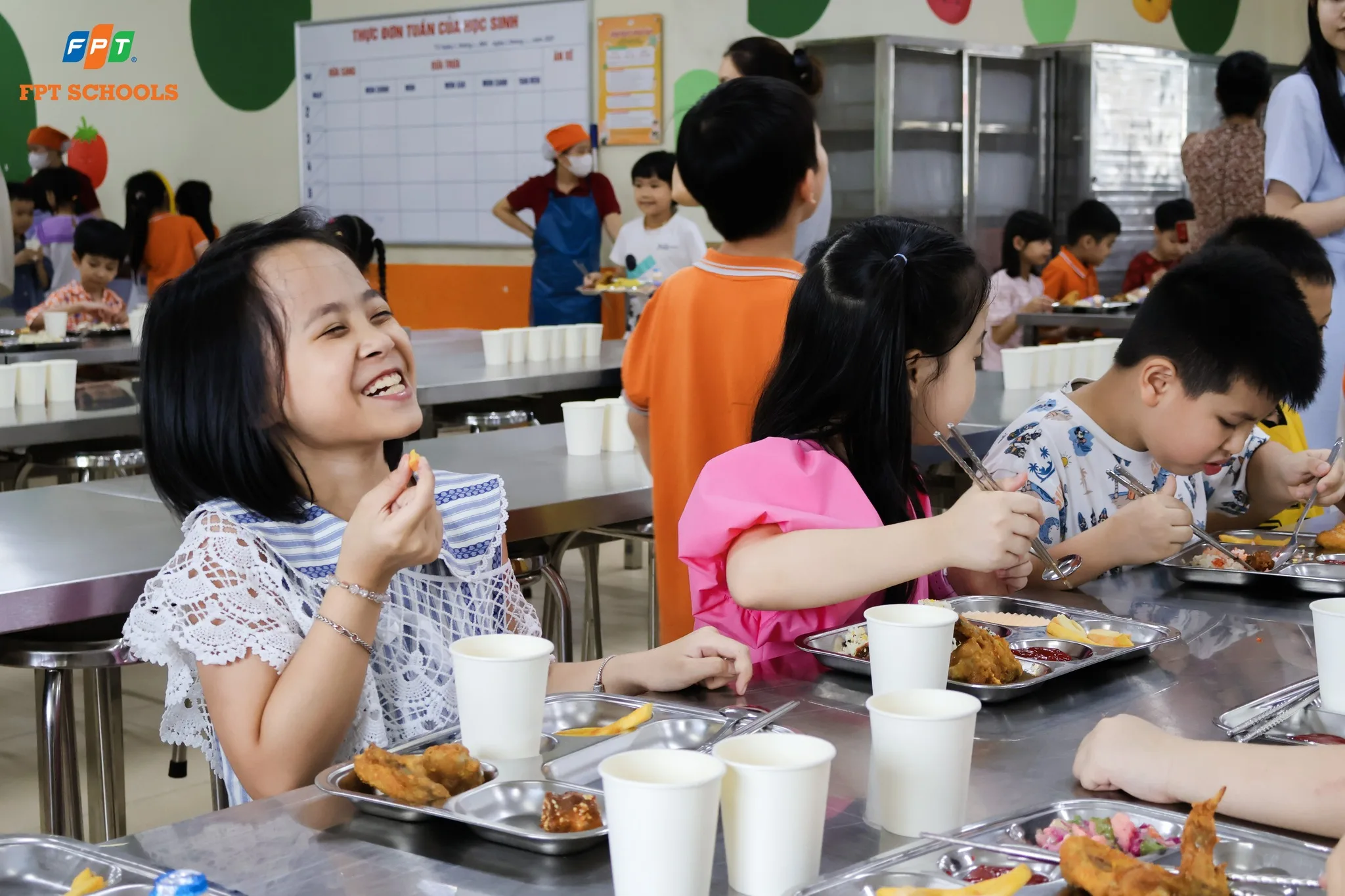 Khép lại năm học 2025 - 2026 tại nhà F bằng một bữa tiệc buffet linh đình - FPT Education Khép lại năm học 2025 - 2026 tại nhà F bằng một bữa tiệc buffet linh đình | FPT Schools