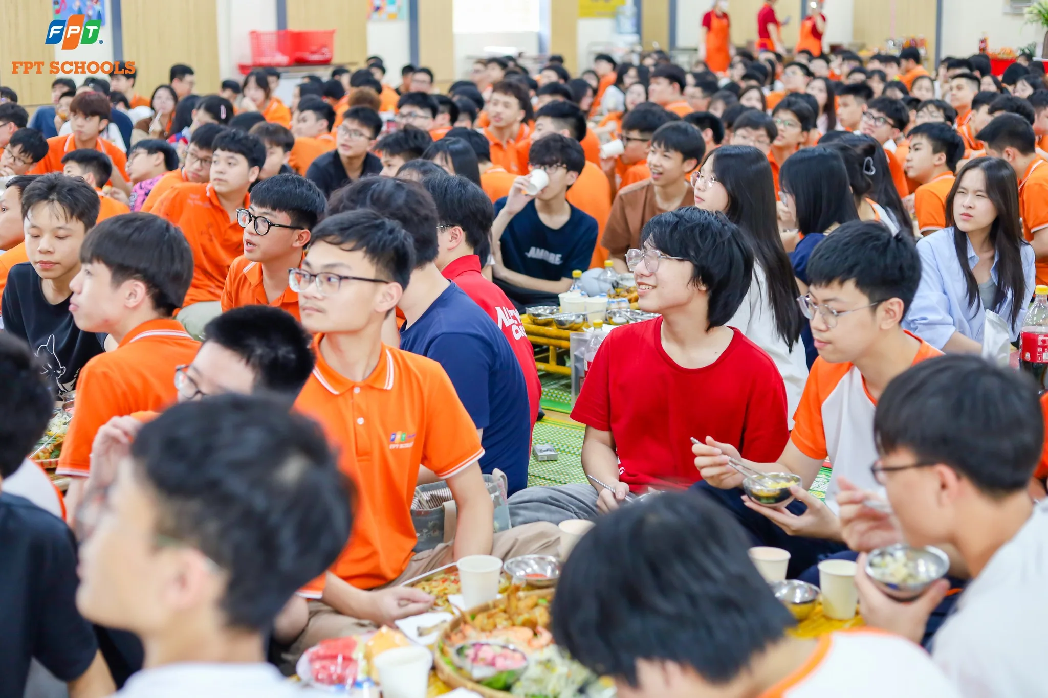 Khép lại năm học 2025 - 2026 tại nhà F bằng một bữa tiệc buffet linh đình - FPT Education Khép lại năm học 2025 - 2026 tại nhà F bằng một bữa tiệc buffet linh đình | FPT Schools