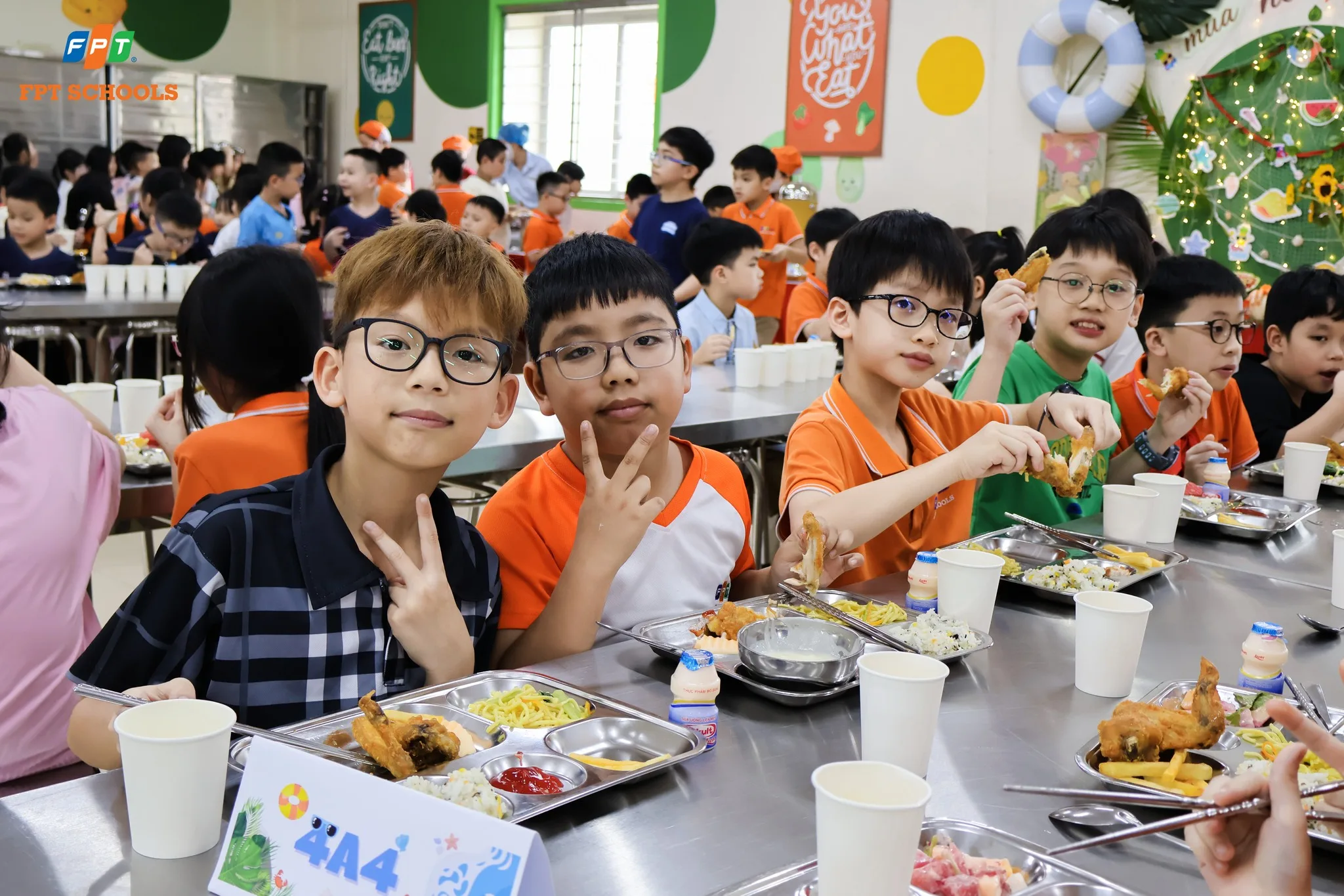 Khép lại năm học 2025 - 2026 tại nhà F bằng một bữa tiệc buffet linh đình - FPT Education Khép lại năm học 2025 - 2026 tại nhà F bằng một bữa tiệc buffet linh đình | FPT Schools