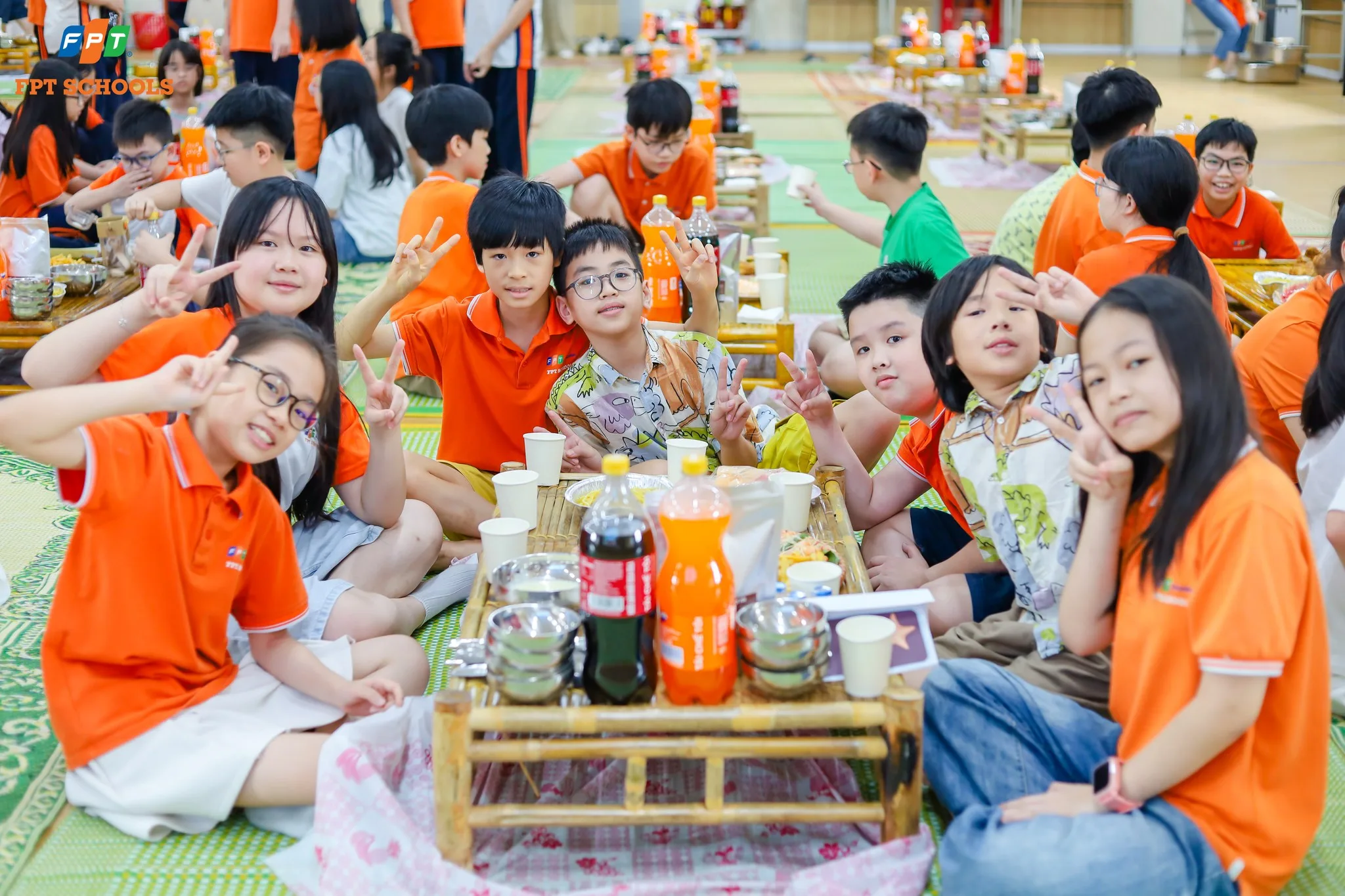Khép lại năm học 2025 - 2026 tại nhà F bằng một bữa tiệc buffet linh đình - FPT Education Khép lại năm học 2025 - 2026 tại nhà F bằng một bữa tiệc buffet linh đình | FPT Schools