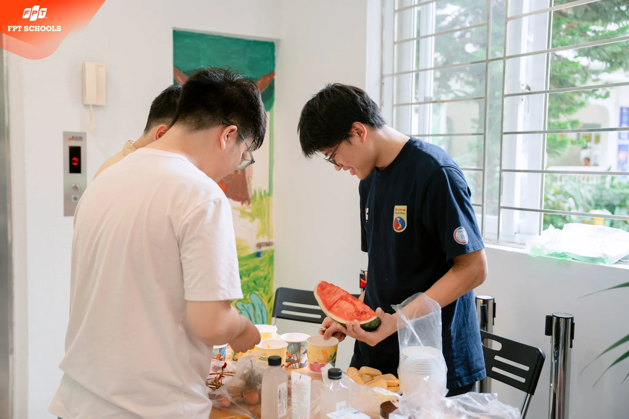 Học sinh khối 11 FPT School Tây Hà Nội thực hành kinh doanh qua dự án cuối kỳ - FPT Education Học sinh khối 11 FPT School Tây Hà Nội thực hành kinh doanh qua dự án cuối kỳ | FPT Schools